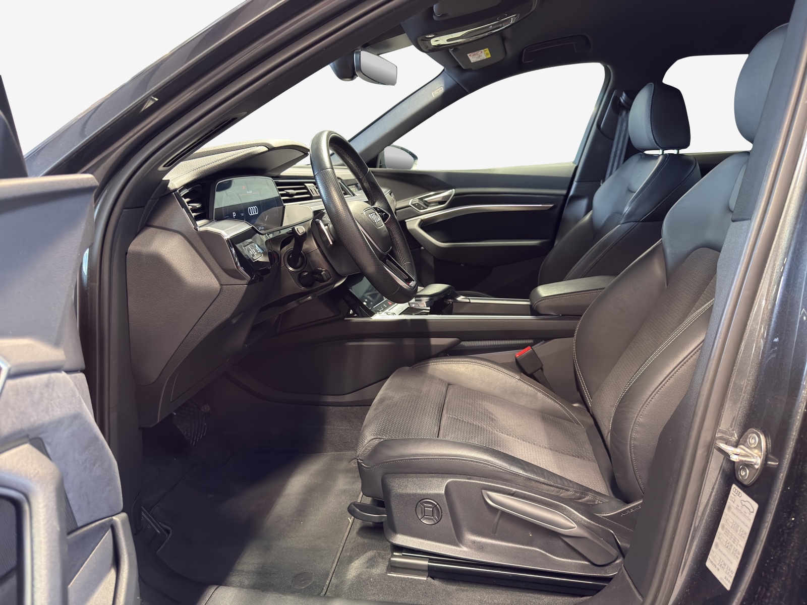 AUDI e-tron 55 S Line Black Edition quattro-image-7
