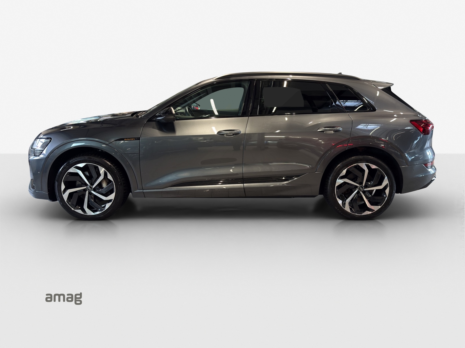 AUDI e-tron 55 S Line Black Edition quattro-image-1