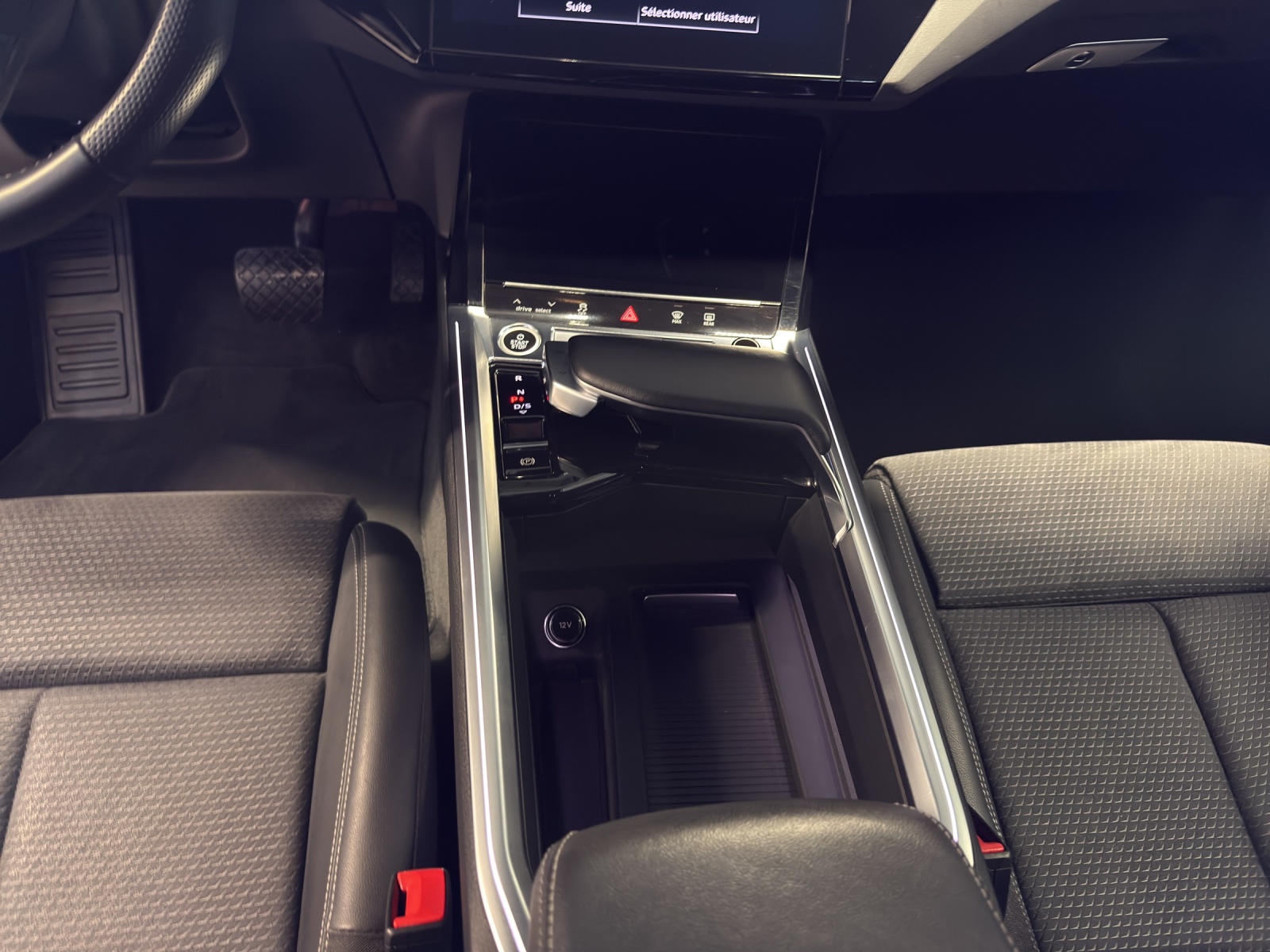 AUDI e-tron 55 S Line Black Edition quattro-image-10