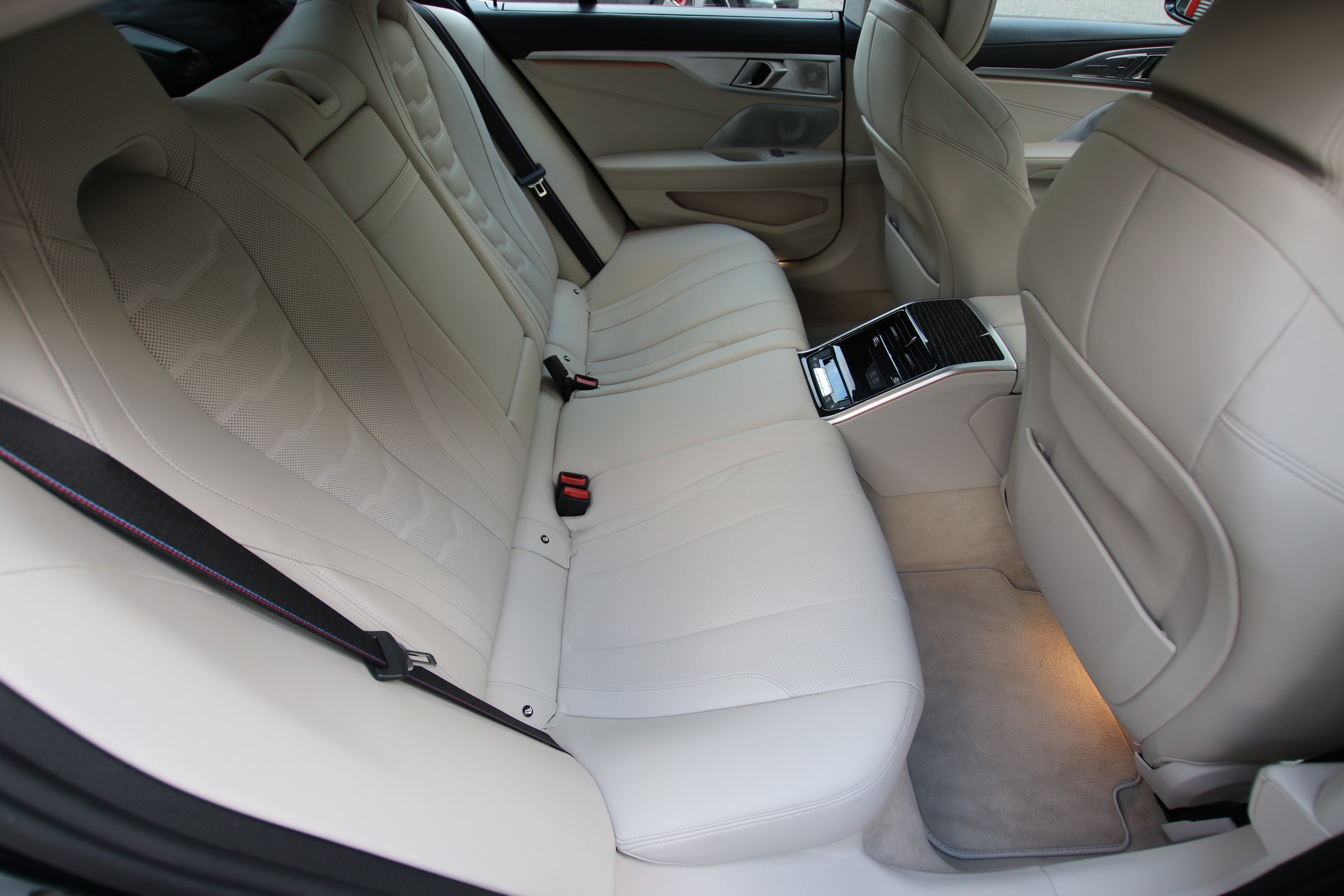 BMW 840i Gran Coupé xDrive Steptronic-image-14