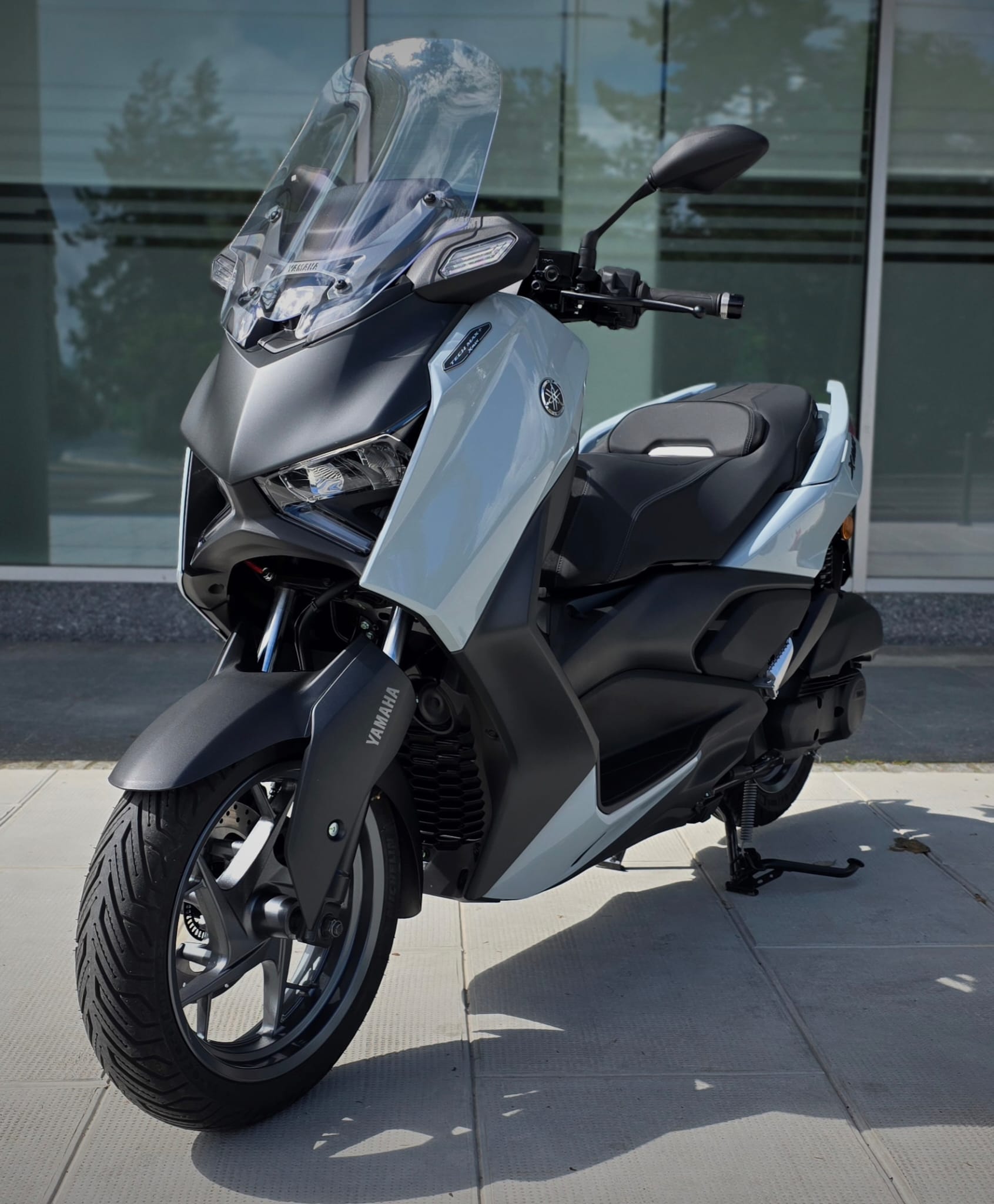 YAMAHA X-MAX-showroom-element-3