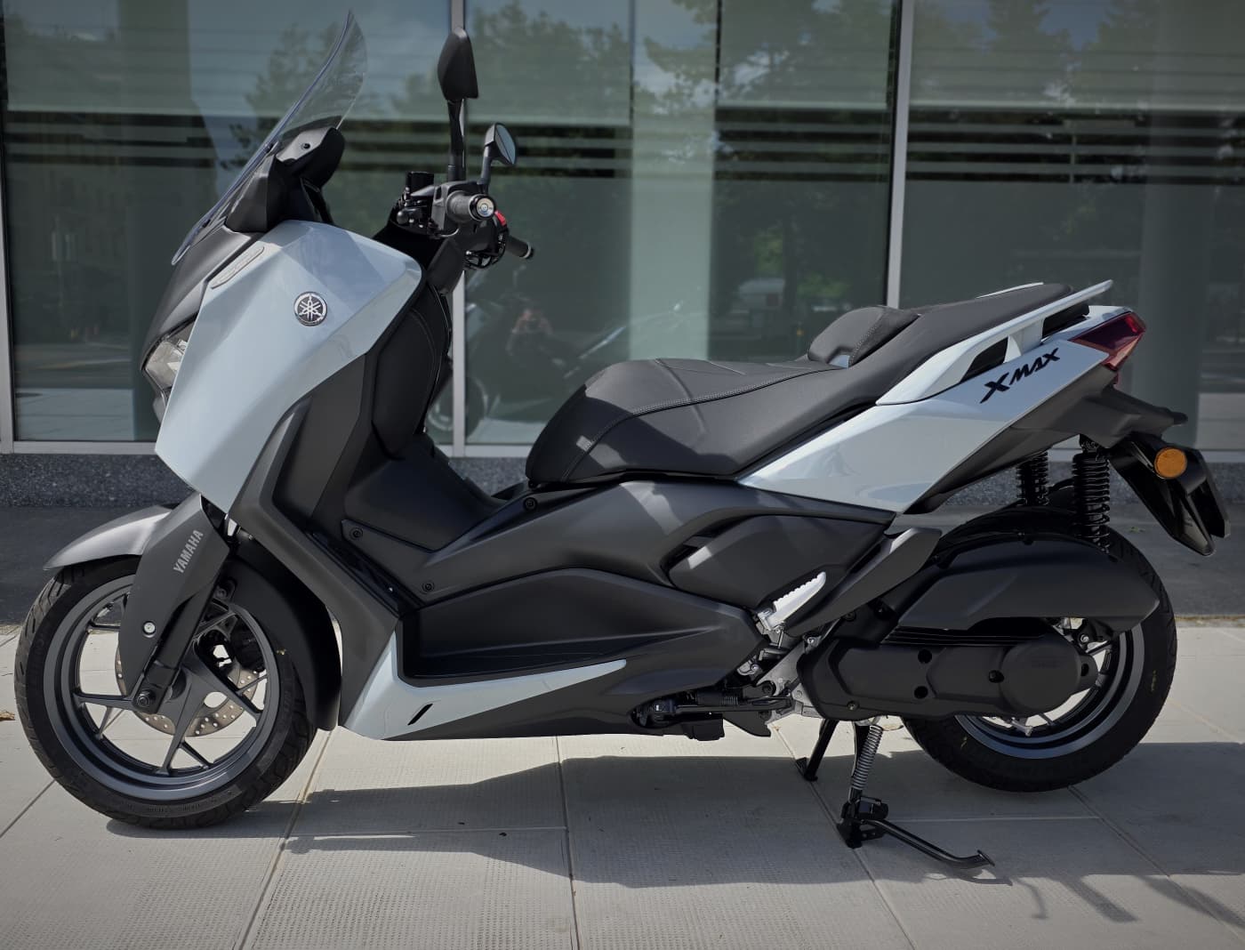YAMAHA X-MAX-showroom-element-1