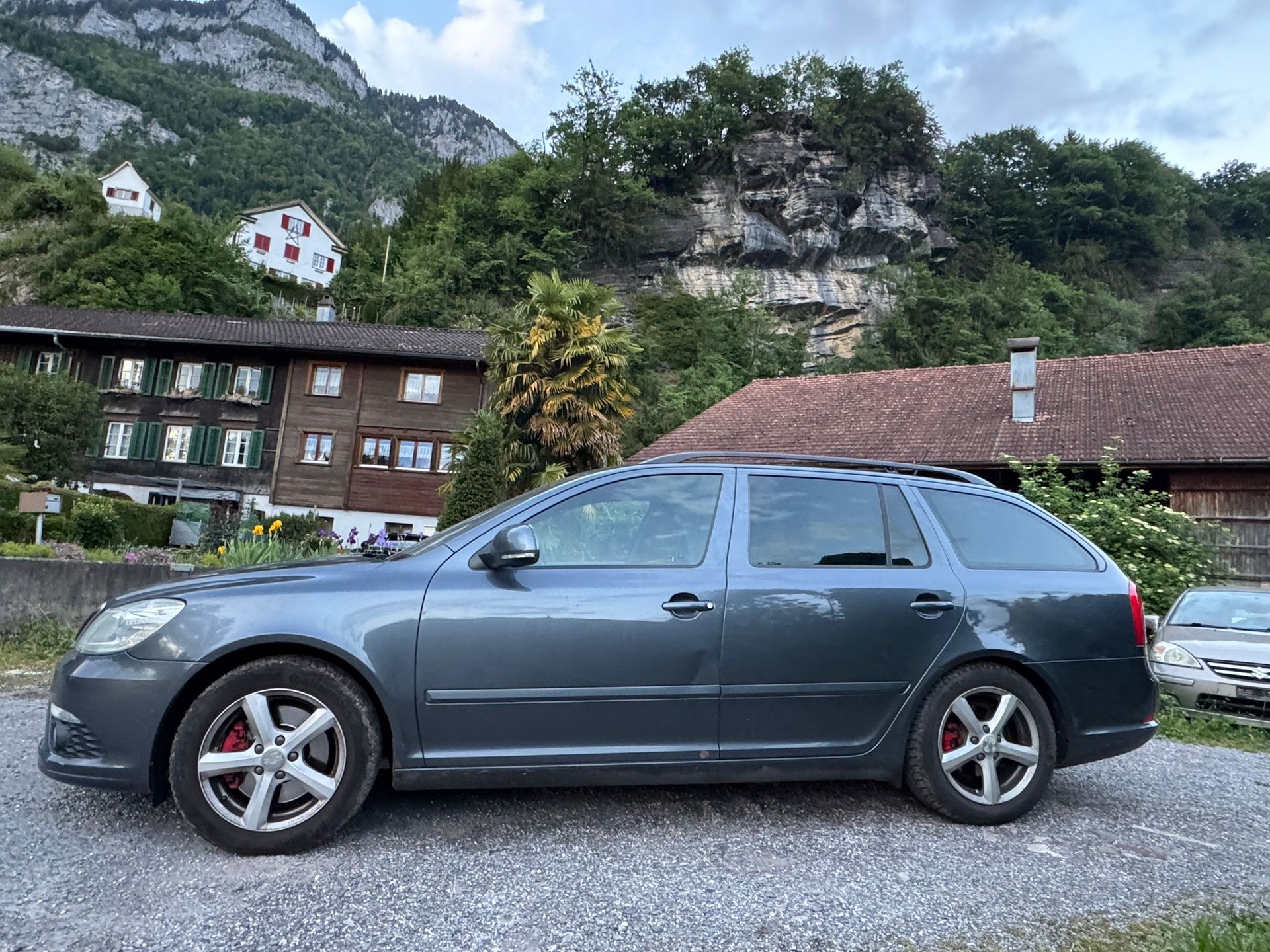 SKODA Octavia Combi 2.0 TDI RS-image-10