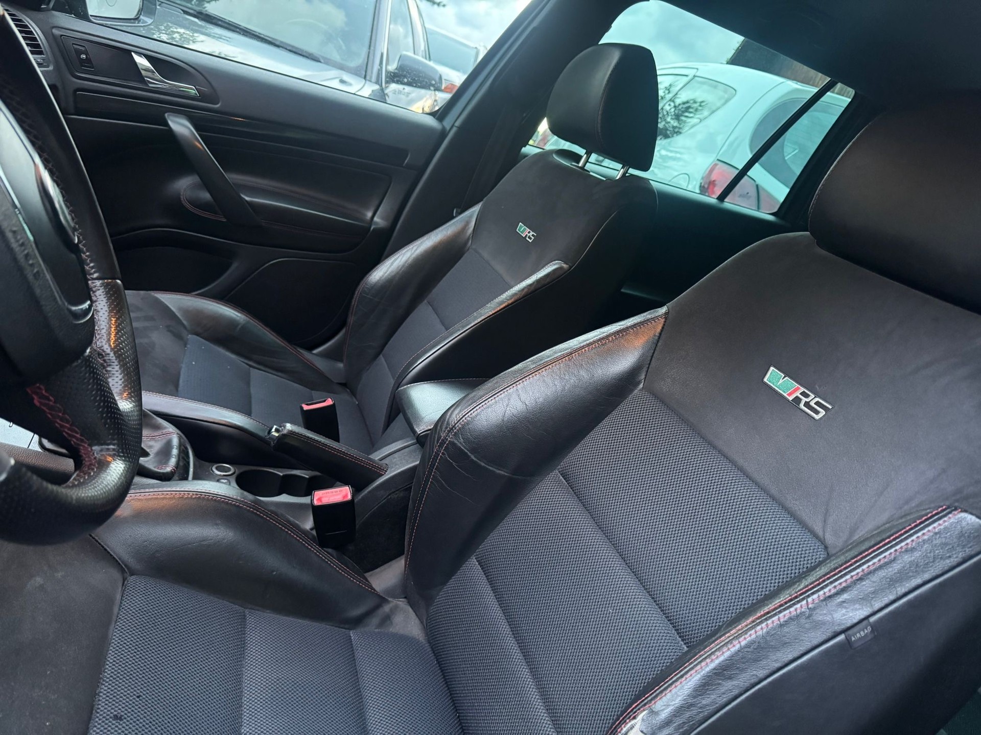SKODA Octavia Combi 2.0 TDI RS-image-6