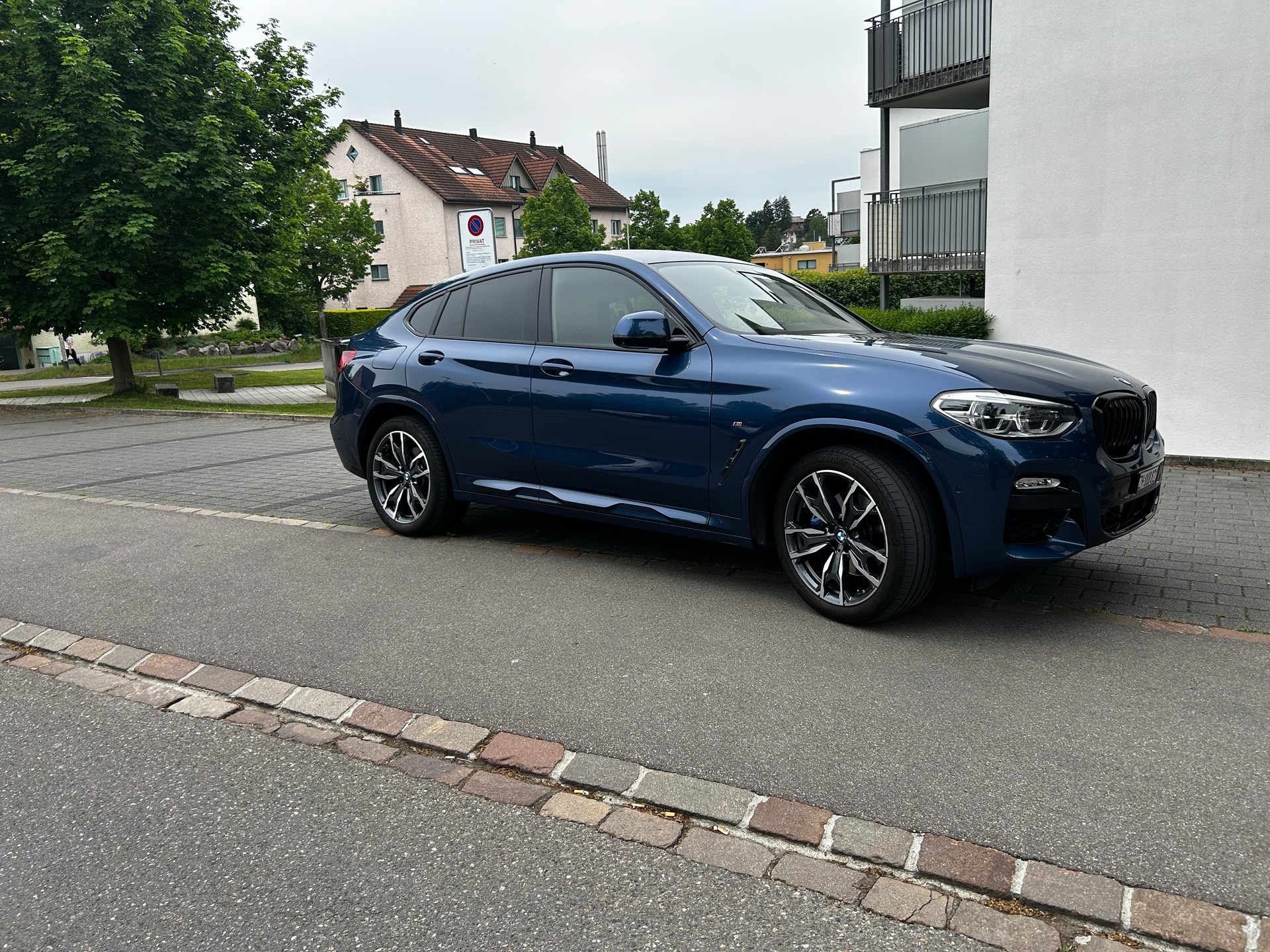 BMW 30i-image-1