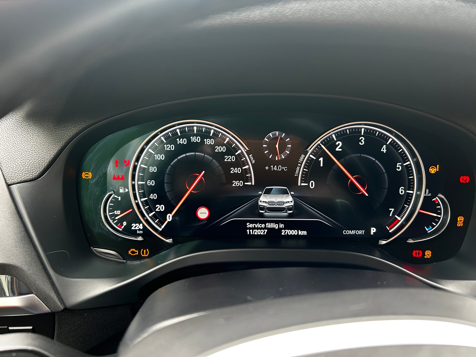 BMW 30i-image-8