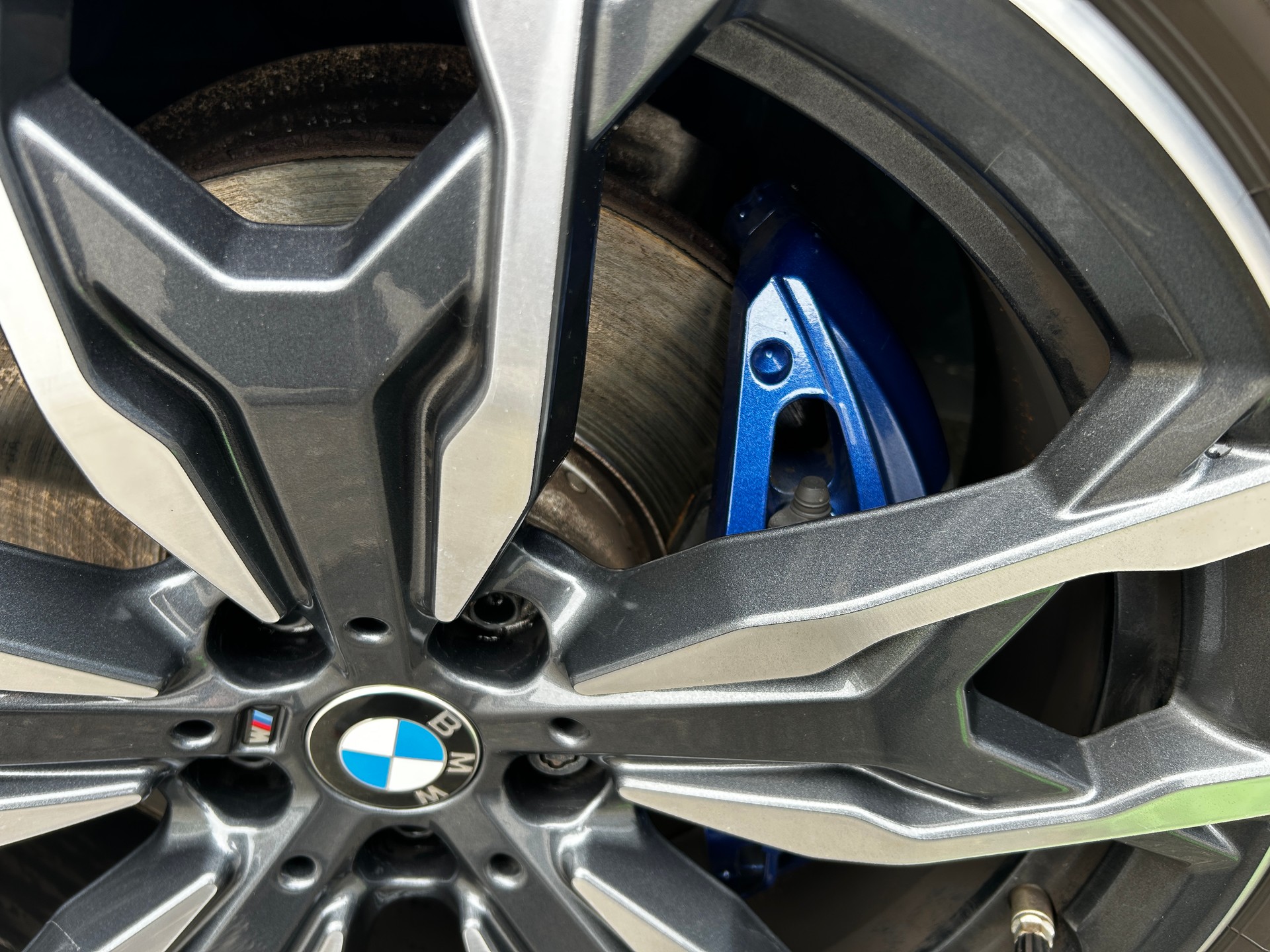 BMW 30i-image-13