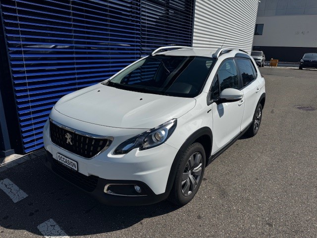 PEUGEOT 2008 1.2 PureTech Signature EAT6