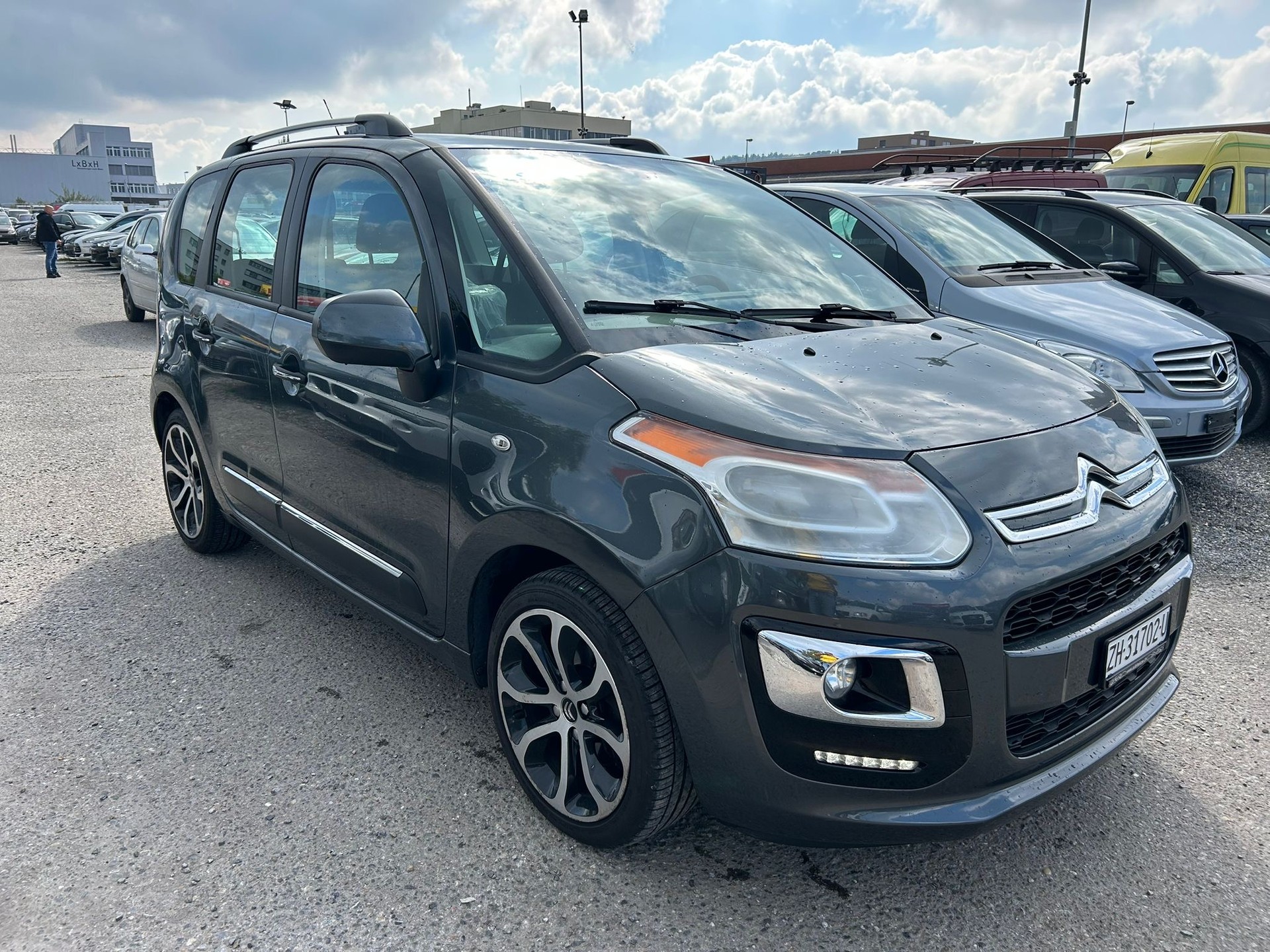 CITROEN C3 Picasso 1.2 Pure Tech Attraction-image-2