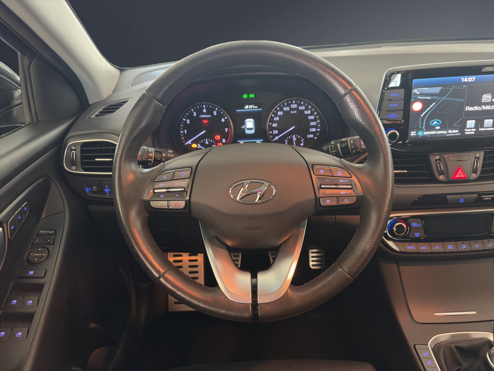 HYUNDAI i30 1.4 T-GDi Vertex-image-12