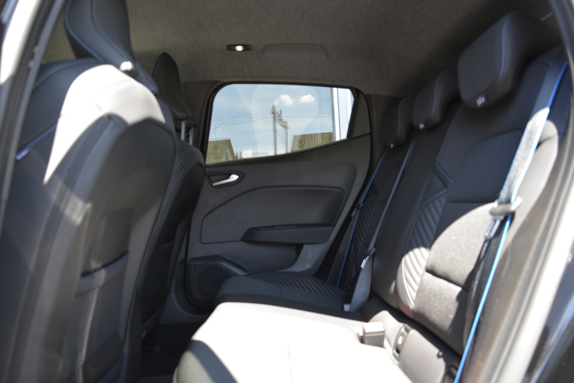 RENAULT Clio 1.6 E-Tech esprit Alpine-image-6