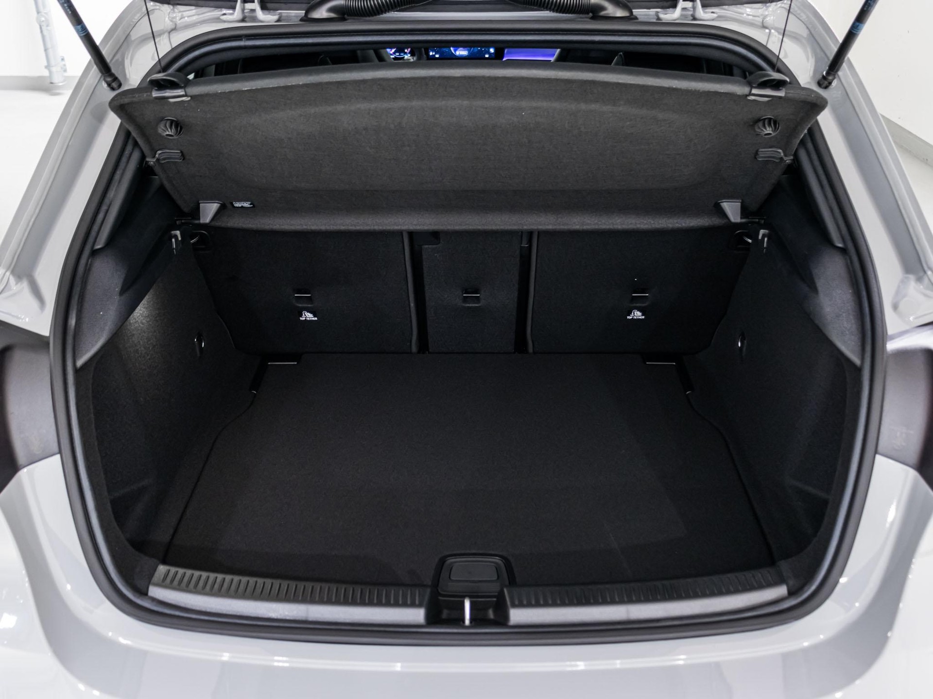 MERCEDES-BENZ A 35 AMG 4MATIC-image-13