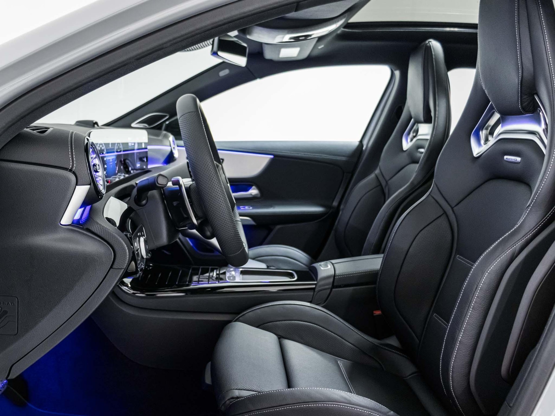 MERCEDES-BENZ A 35 AMG 4MATIC-image-6
