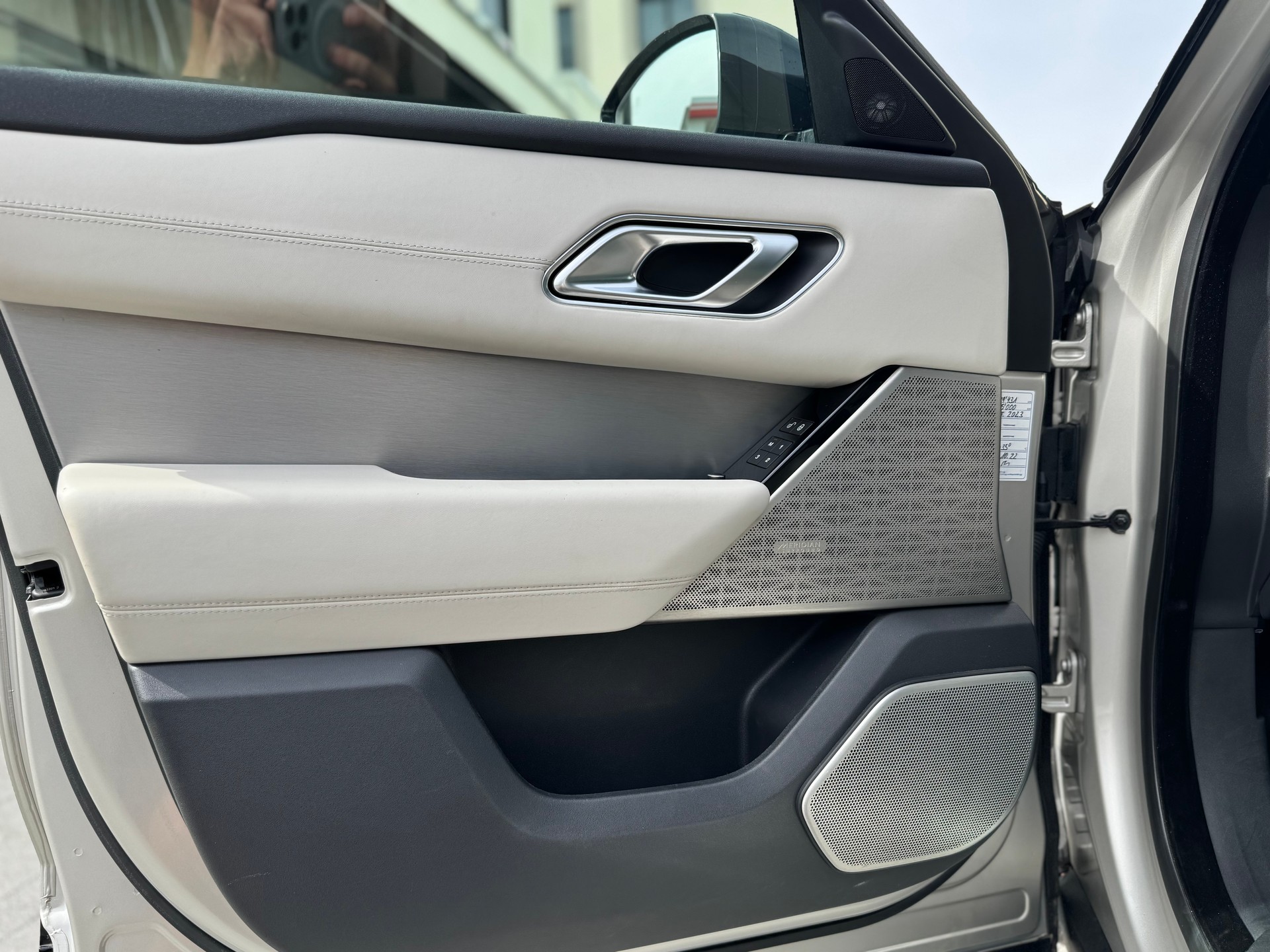 LAND ROVER LAND ROVER Range Rover Velar P 300 R-Dynamic HSE *CH-Fahrzeug*Panorama*Head-Up-image-17