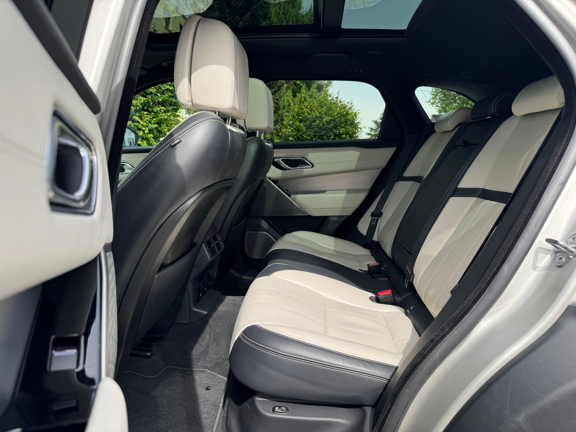 LAND ROVER LAND ROVER Range Rover Velar P 300 R-Dynamic HSE *CH-Fahrzeug*Panorama*Head-Up-image-18