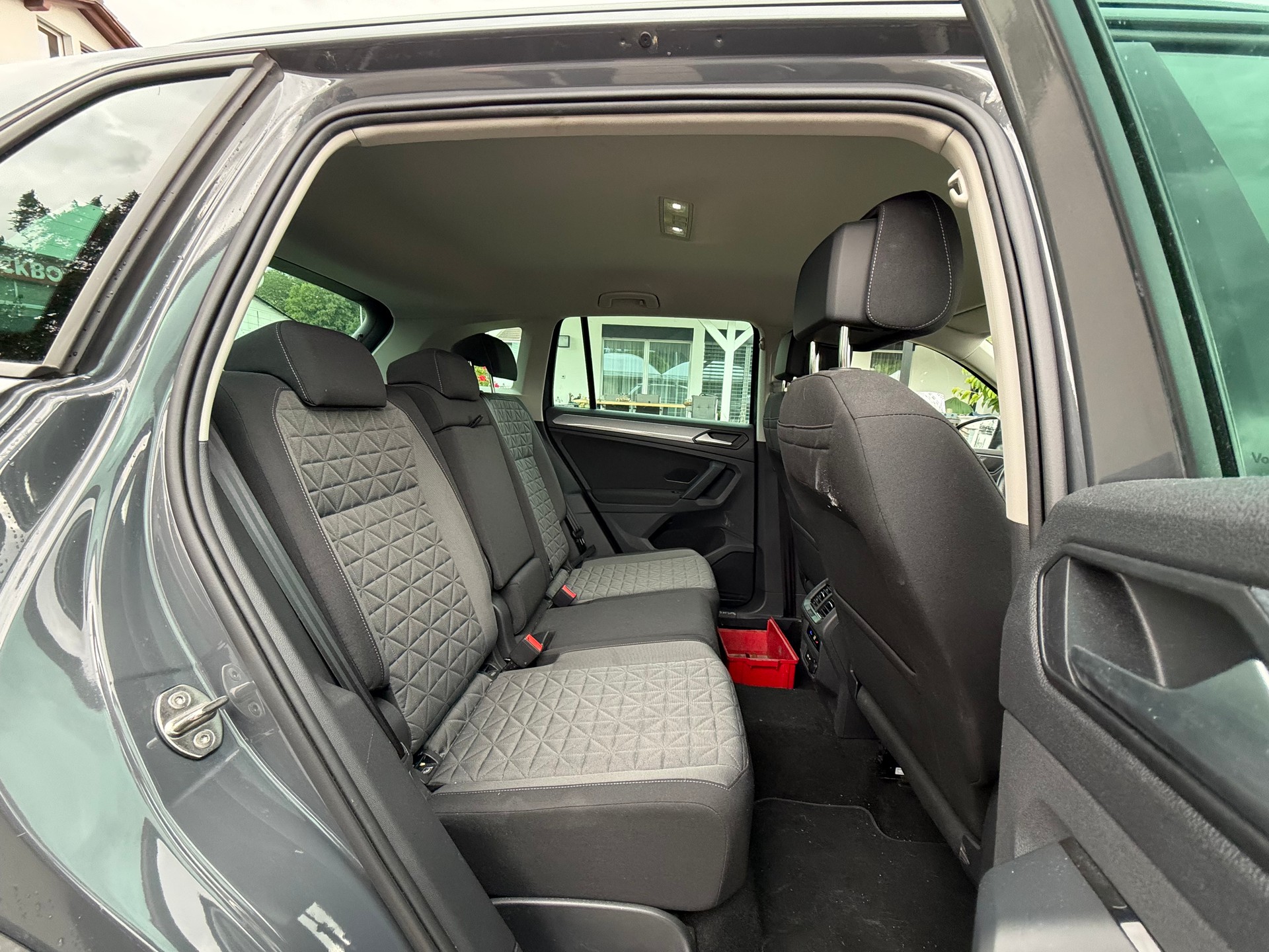 VW Tiguan 2.0 TDI SCR Life 4Motion DSG-image-13
