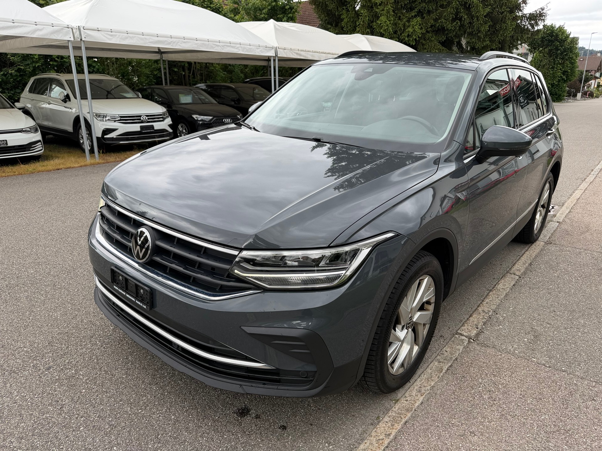 VW Tiguan 2.0 TDI SCR Life 4Motion DSG-image-0