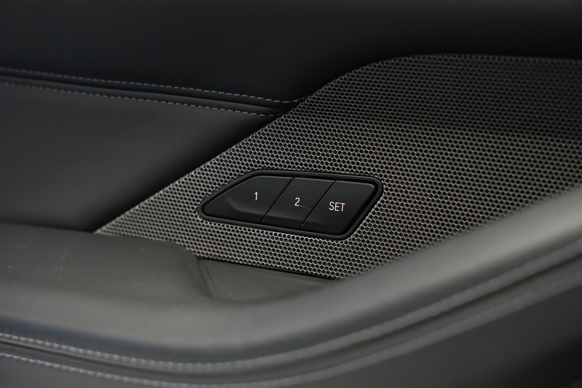 BMW M4 Coupé Competition M xDrive *CSL Carbon Grill*-image-18