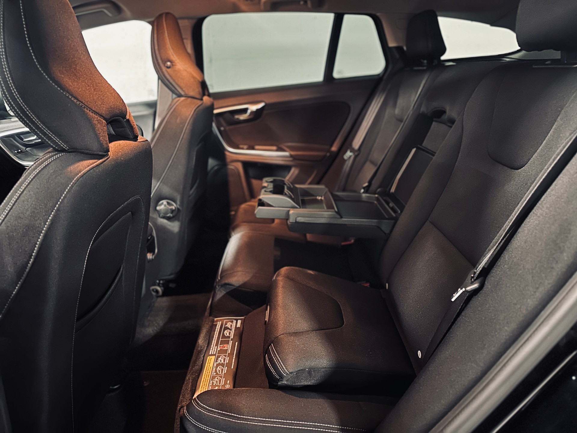 VOLVO V60 D4 AWD Family Edition Geartronic-image-10