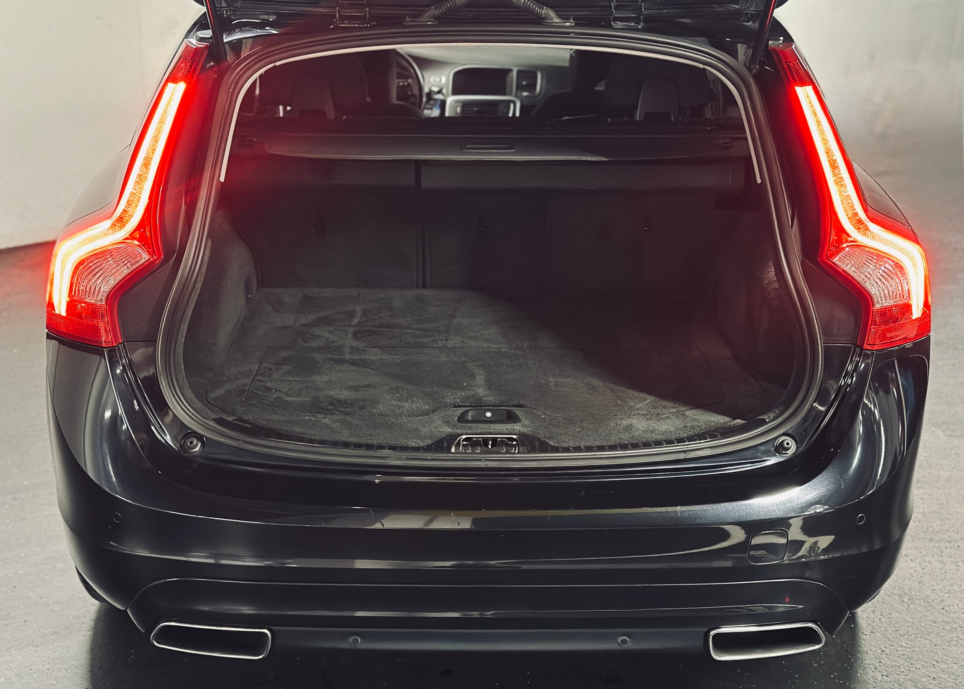 VOLVO V60 D4 AWD Family Edition Geartronic-image-6
