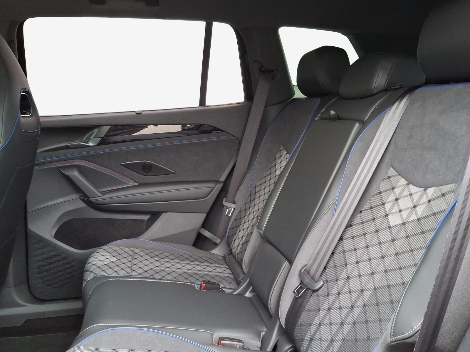VW Tayron 1.5 TSI evo2 eHybrid R-Line DSG-image-11