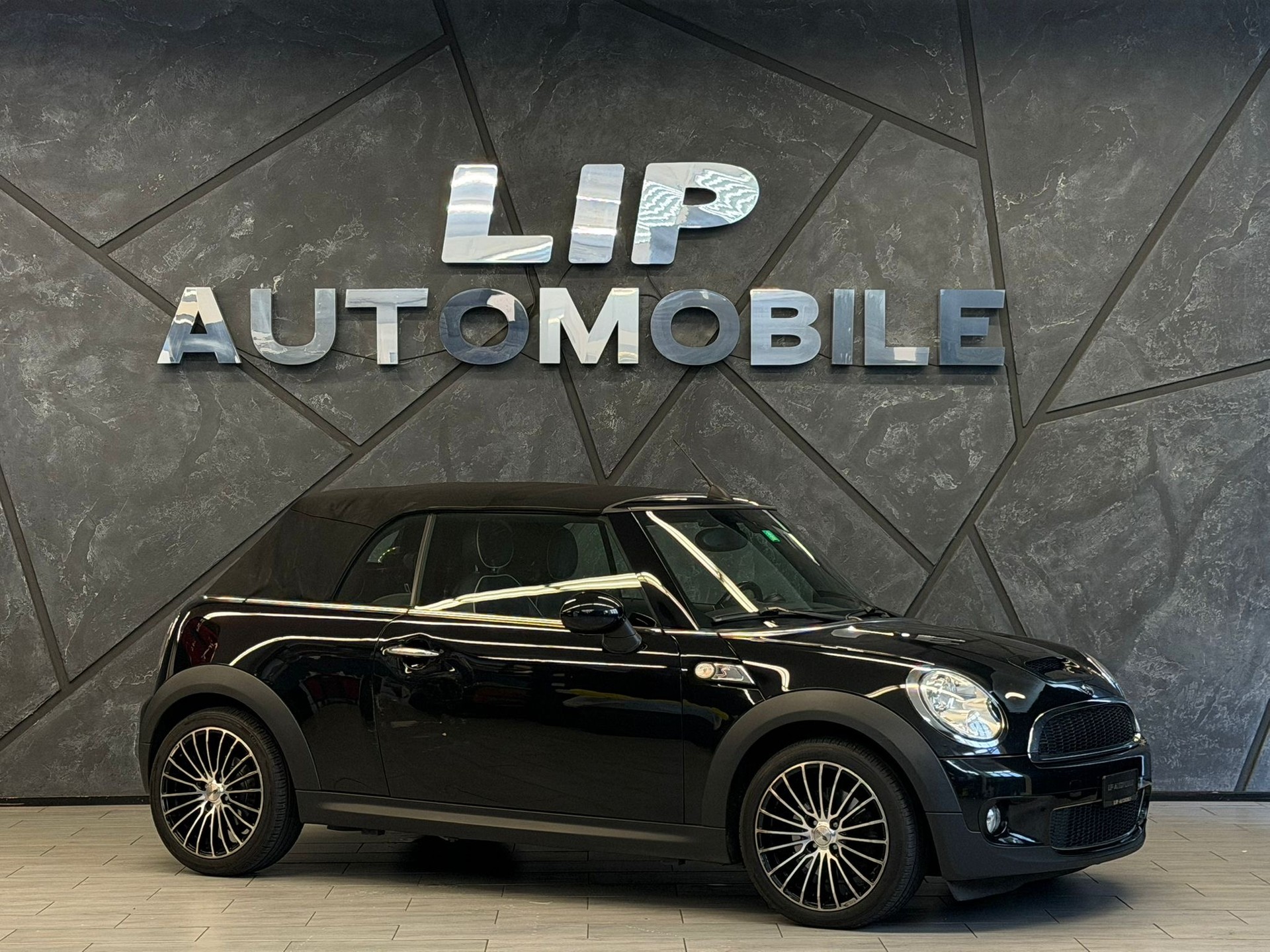 MINI Cooper S Cabriolet Steptronic-image-2