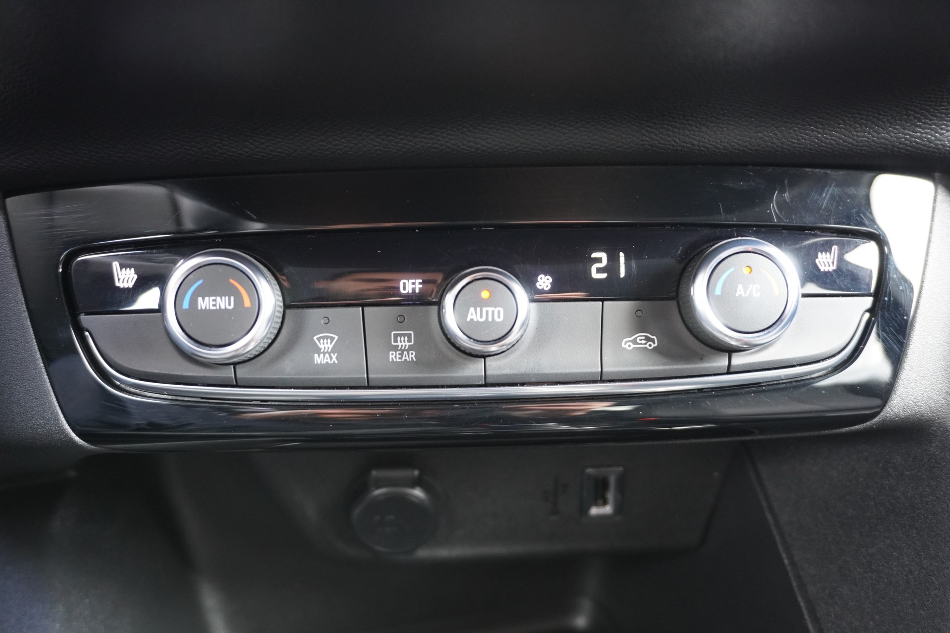OPEL Corsa e-Edition-image-16