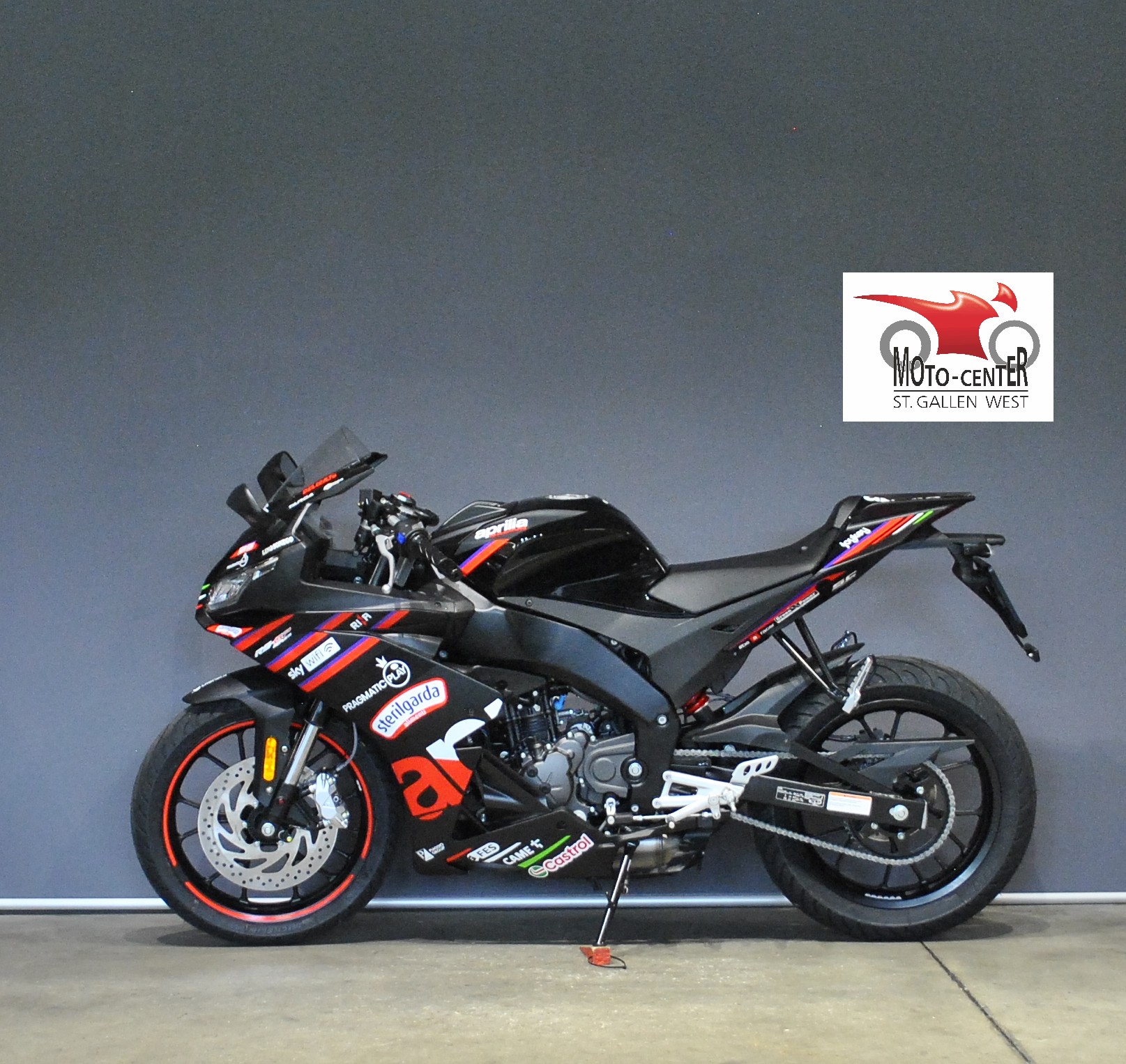 APRILIA RS 125 GP Replica E5+-showroom-element-2