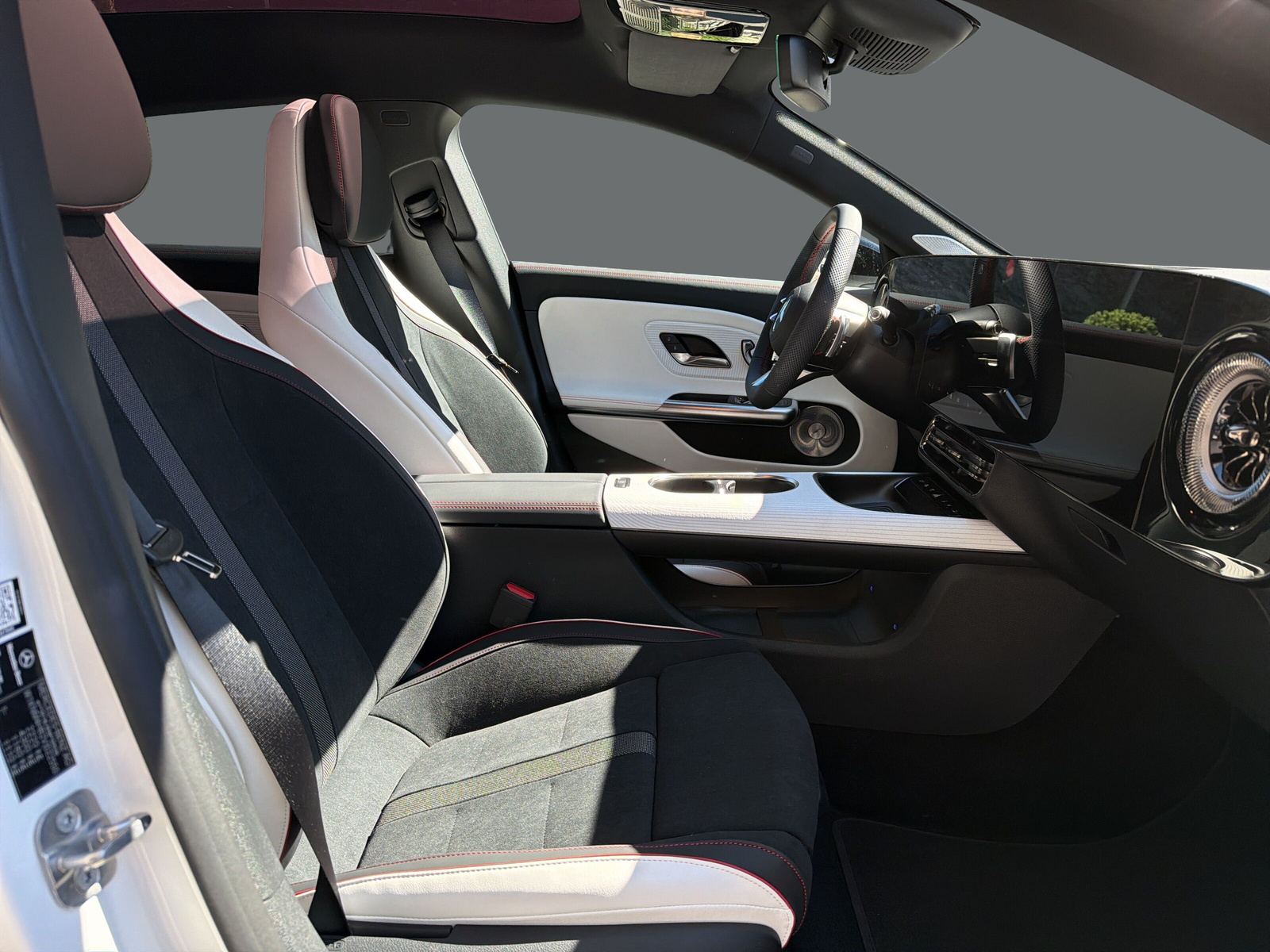 MERCEDES-BENZ CLA 220 8G-DCT 4Matic-image-17