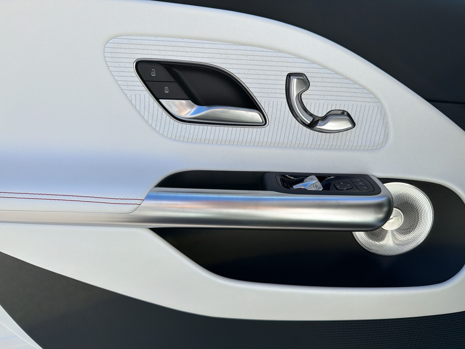 MERCEDES-BENZ CLA 220 8G-DCT 4Matic-image-11