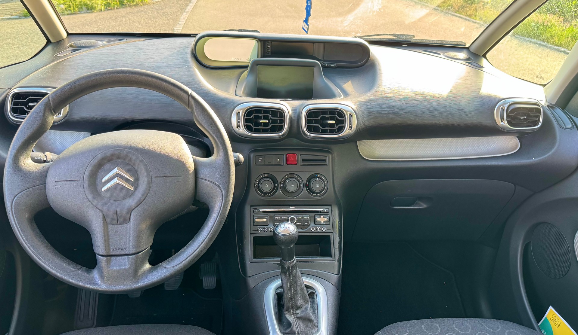 CITROEN C3 Picasso 1.6i 16V Swiss Style-image-11