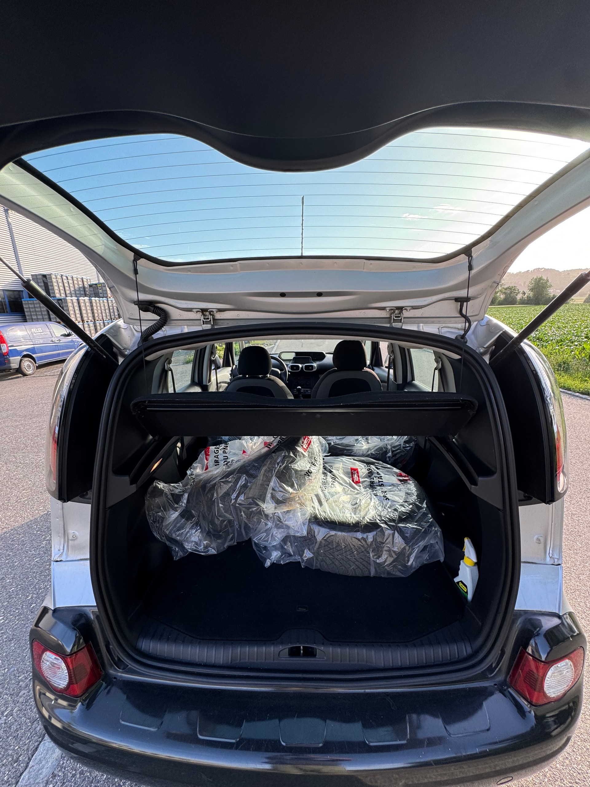 CITROEN C3 Picasso 1.6i 16V Swiss Style-image-15