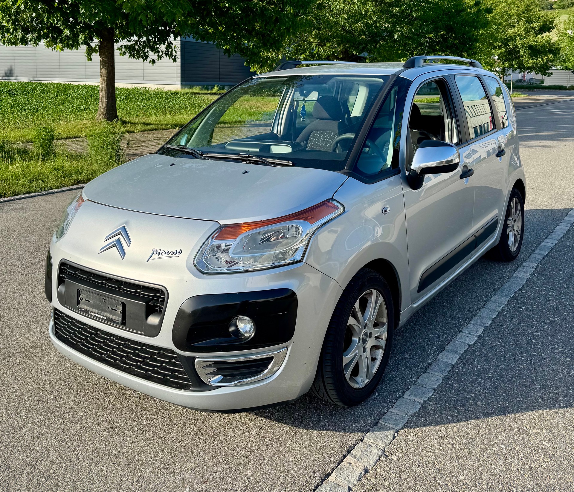 CITROEN C3 Picasso 1.6i 16V Swiss Style-image-0