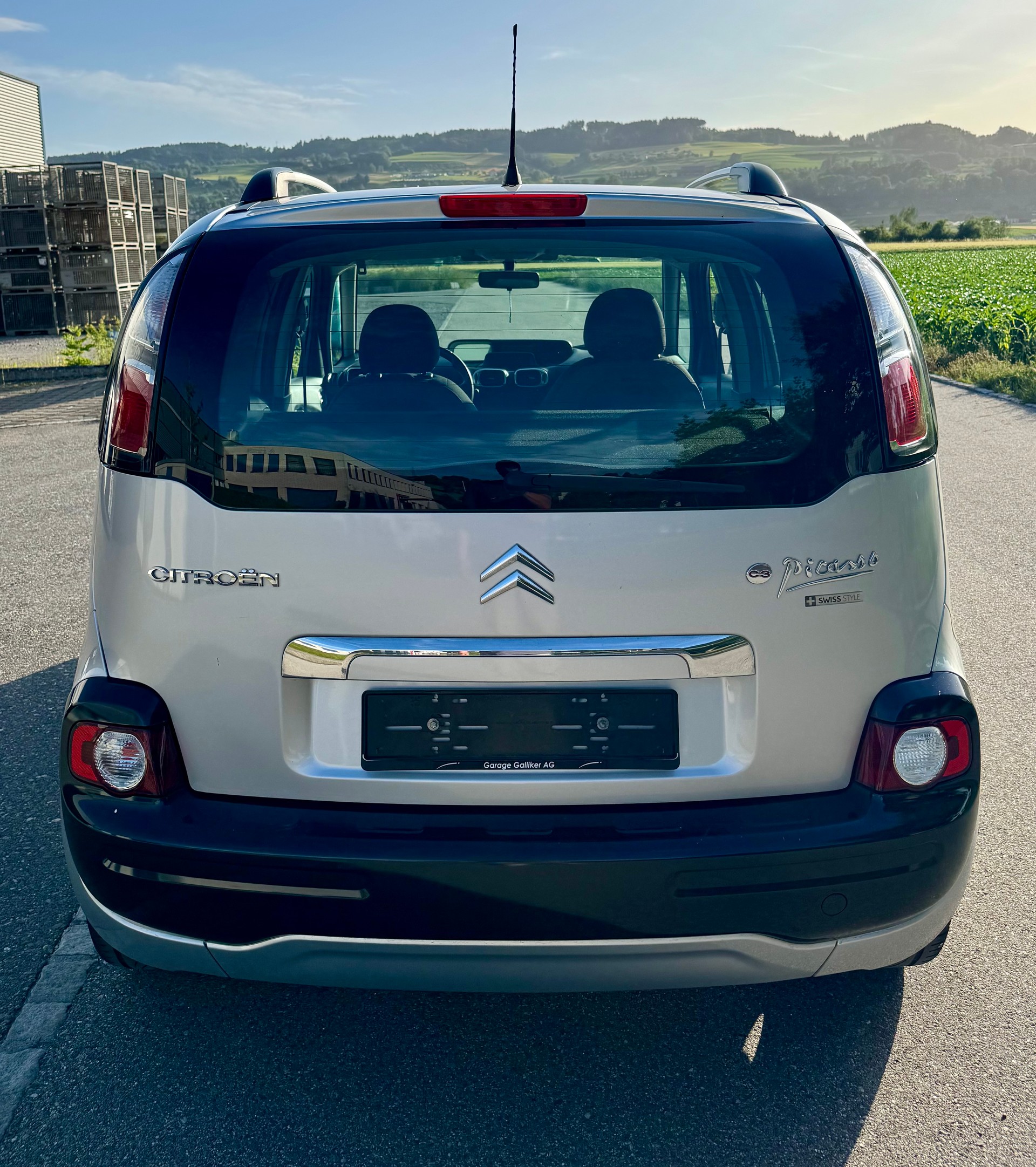 CITROEN C3 Picasso 1.6i 16V Swiss Style-image-4