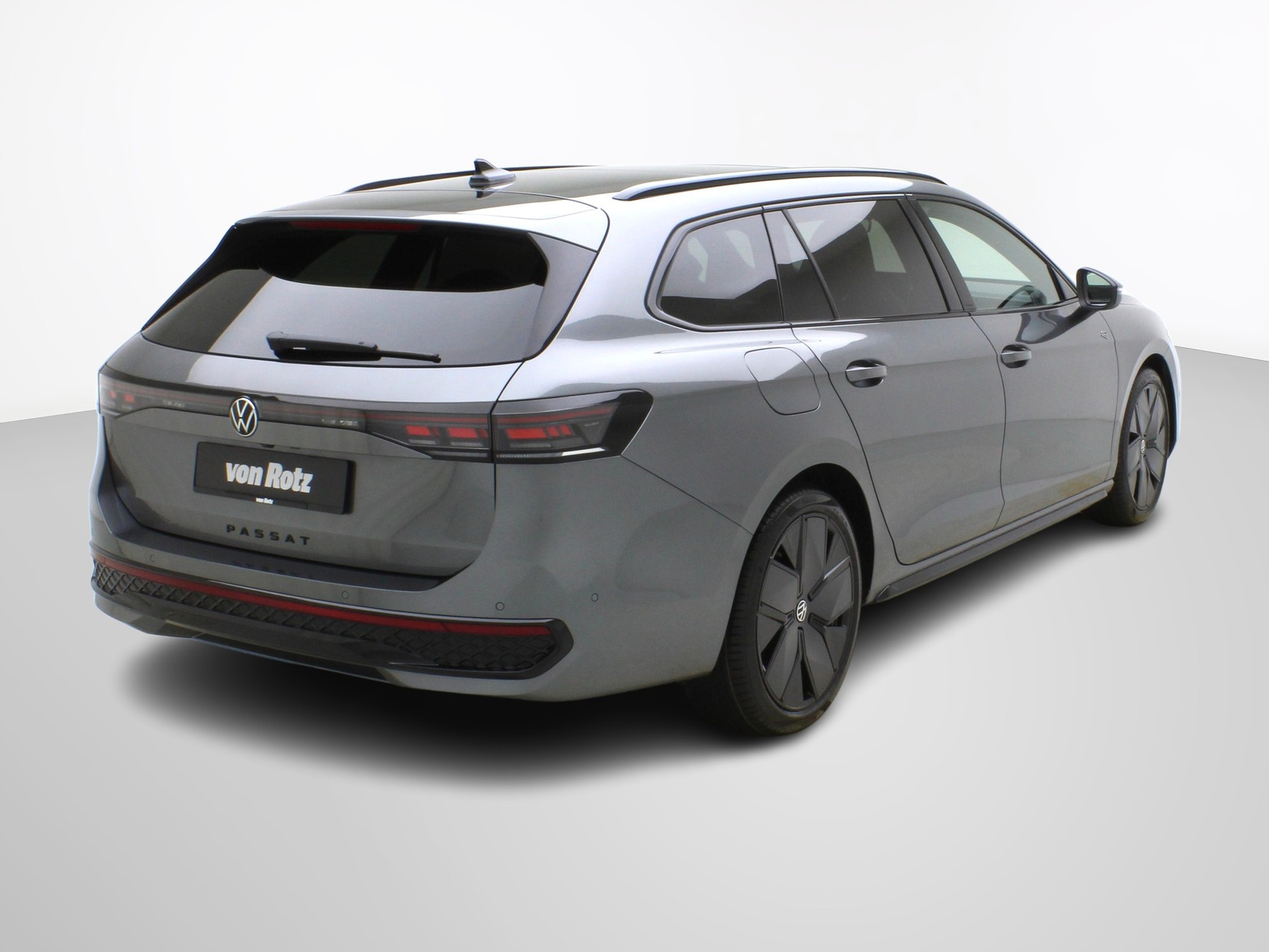 VW Passat Variant 2.0 TSI DSG R-Line 4Motion **R-Line Signature**-image-4