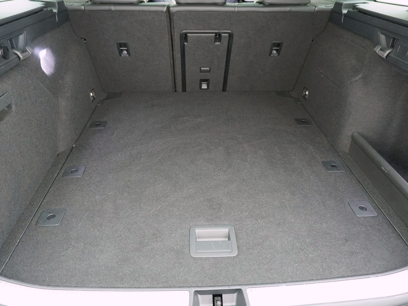 VW Passat Variant 2.0 TSI DSG R-Line 4Motion **R-Line Signature**-image-13