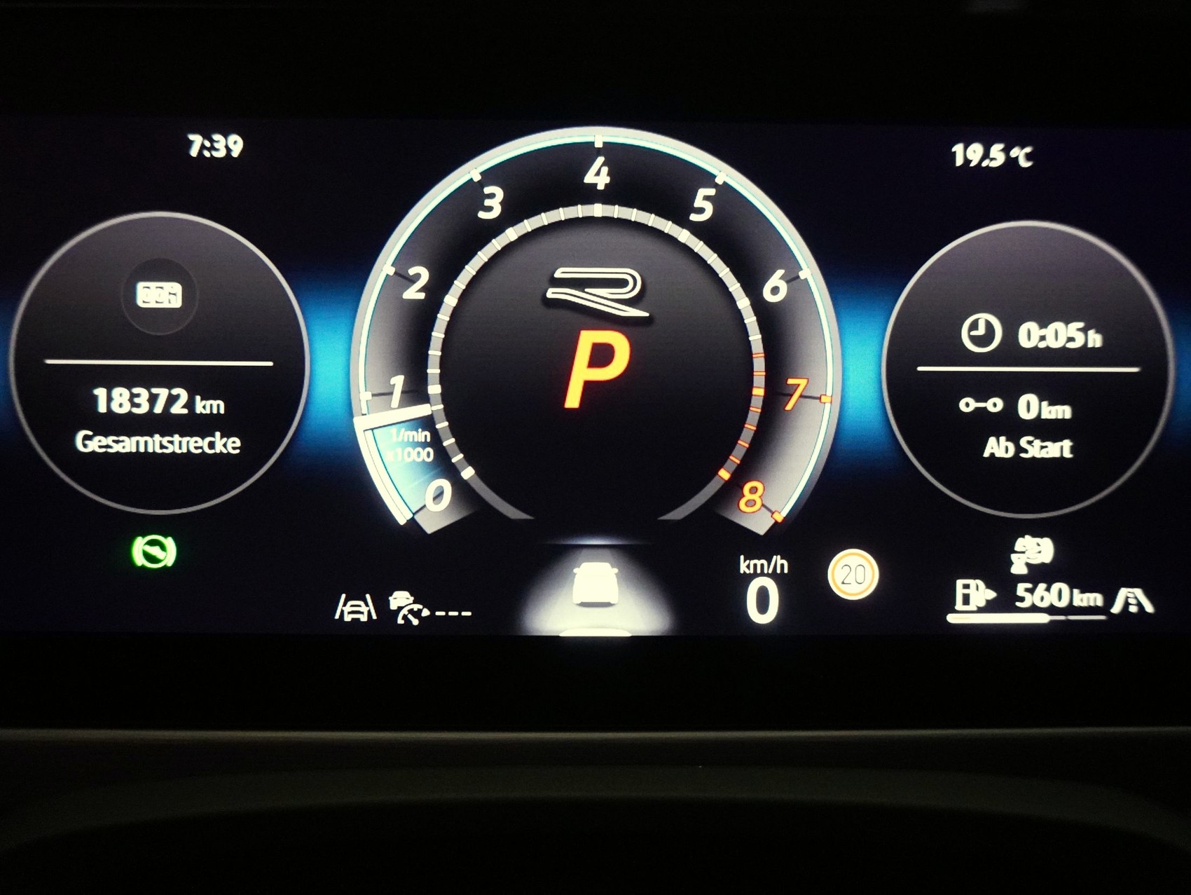 VW Passat Variant 2.0 TSI DSG R-Line 4Motion **R-Line Signature**-image-16