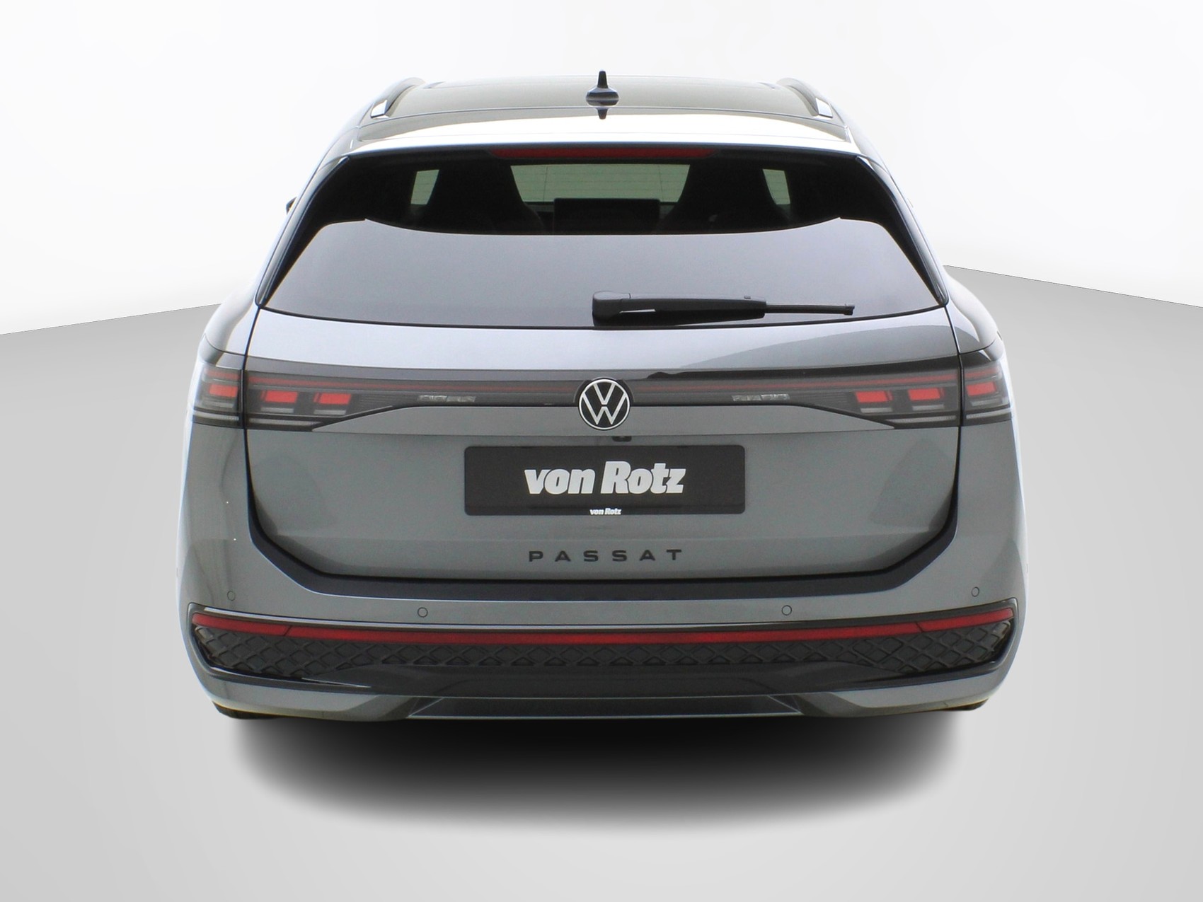VW Passat Variant 2.0 TSI DSG R-Line 4Motion **R-Line Signature**-image-3