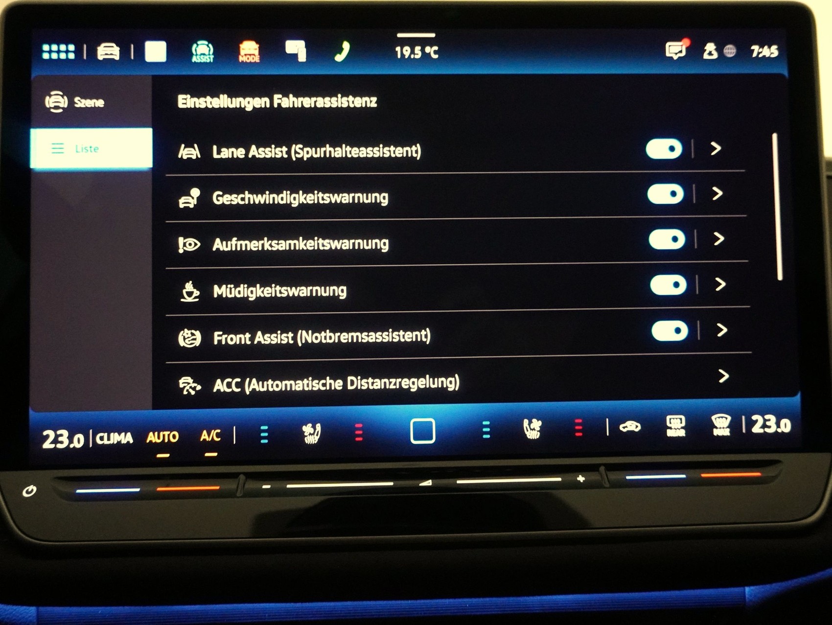 VW Passat Variant 2.0 TSI DSG R-Line 4Motion **R-Line Signature**-image-25