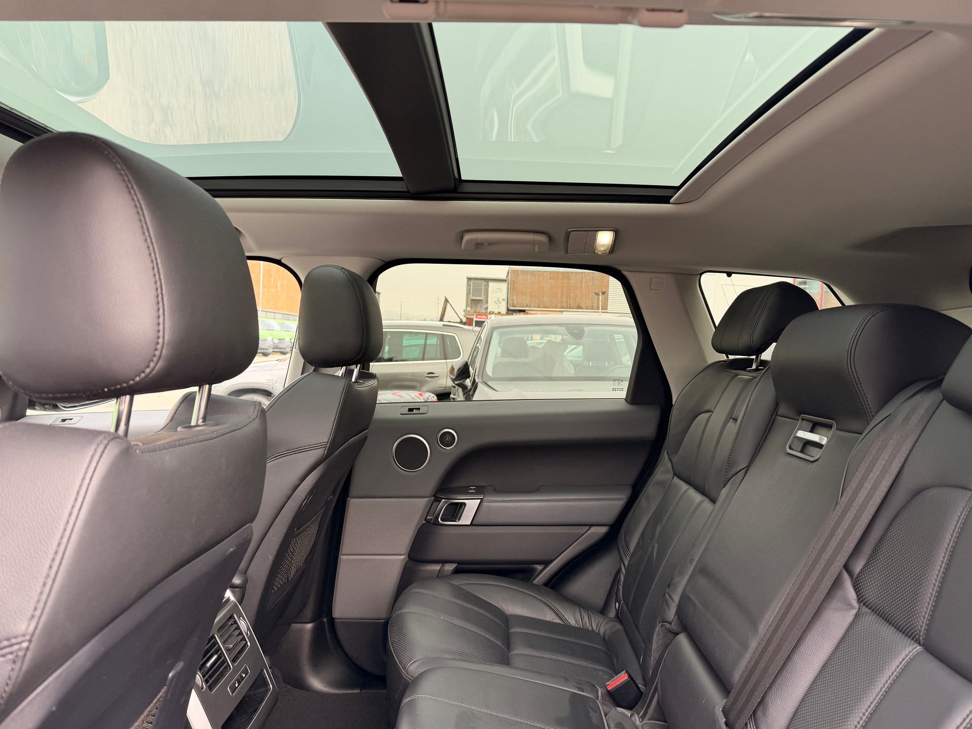 LAND ROVER Range Rover Sport 3.0 TDV6 SE Automatic-image-9