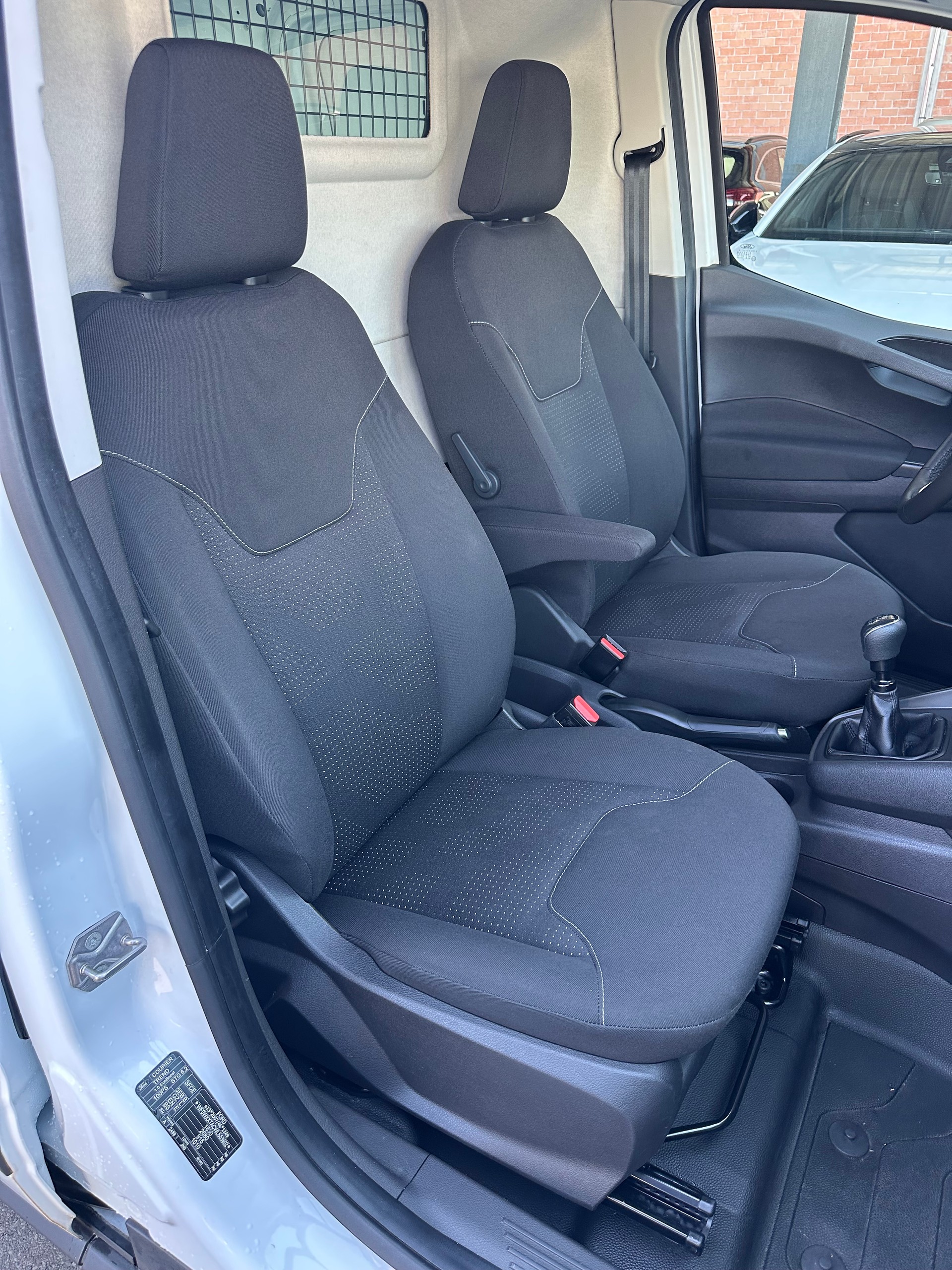 FORD Transit Courier Van 1.0 EcoBoost Trend-image-7