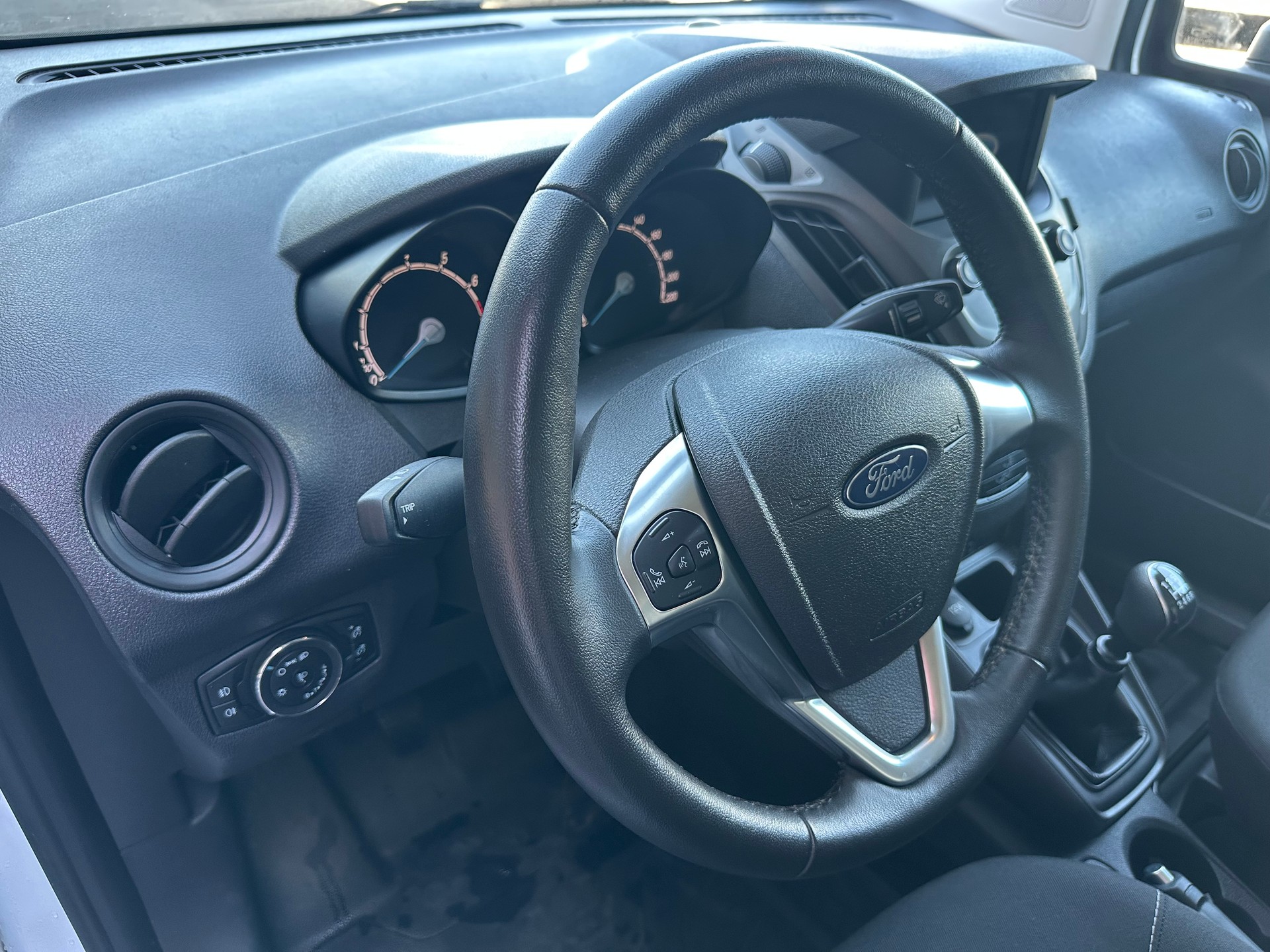 FORD Transit Courier Van 1.0 EcoBoost Trend-image-6