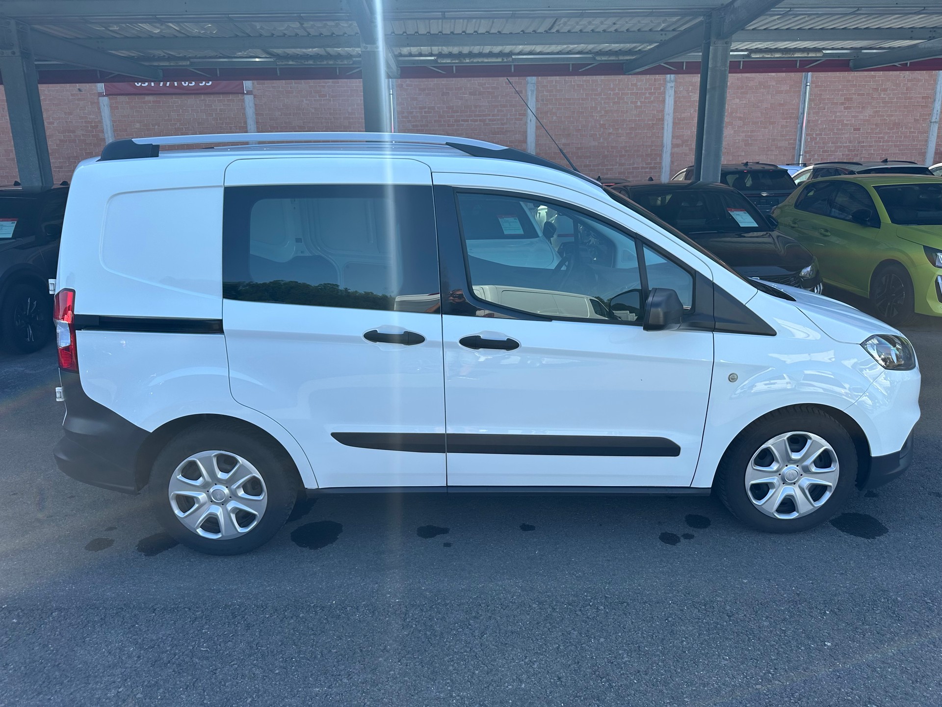 FORD Transit Courier Van 1.0 EcoBoost Trend-image-1