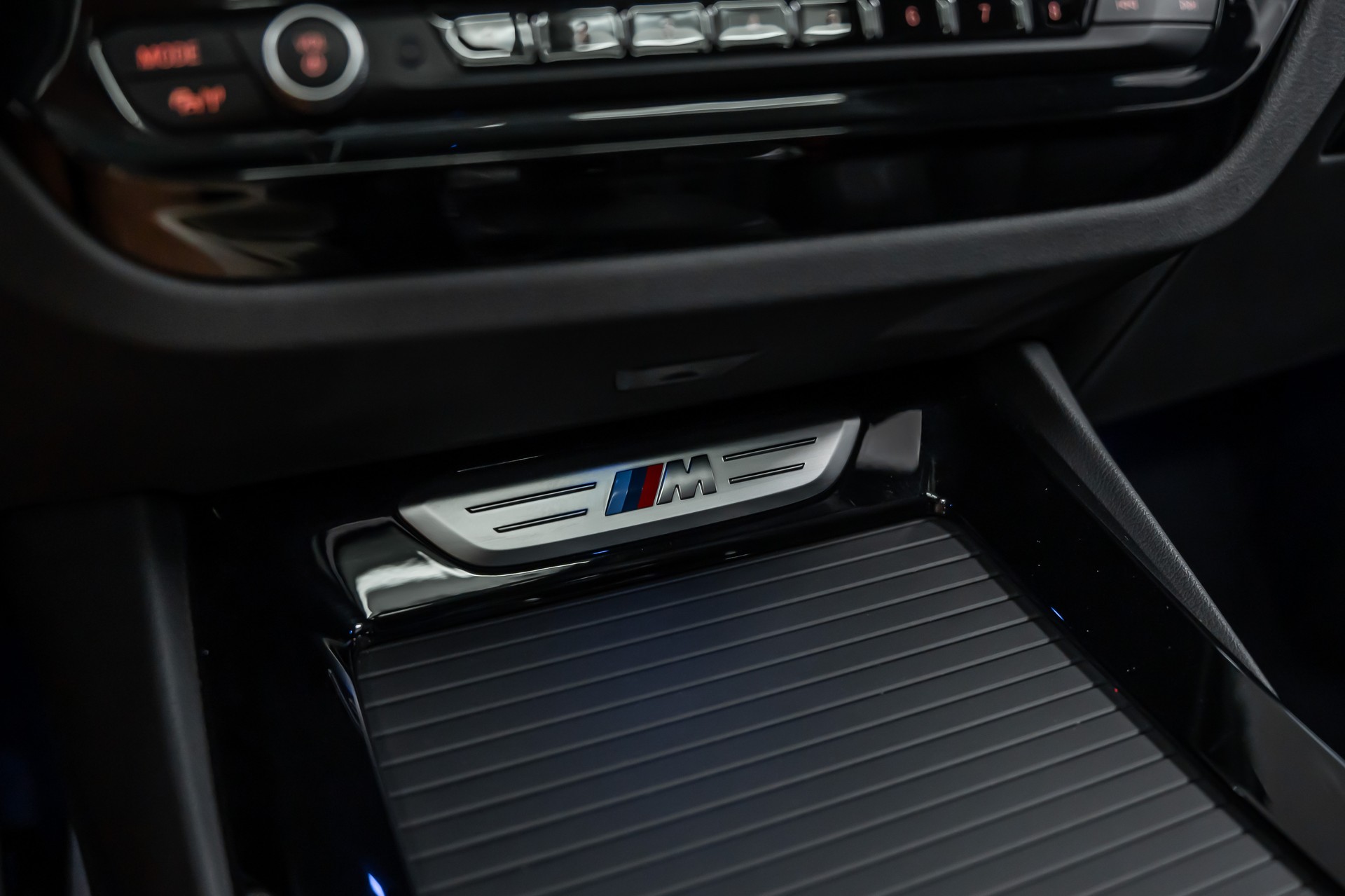 BMW X3 xDrive 48V M40d *Facelift *Laser*Panorama*Fahrassist*21"*-image-26