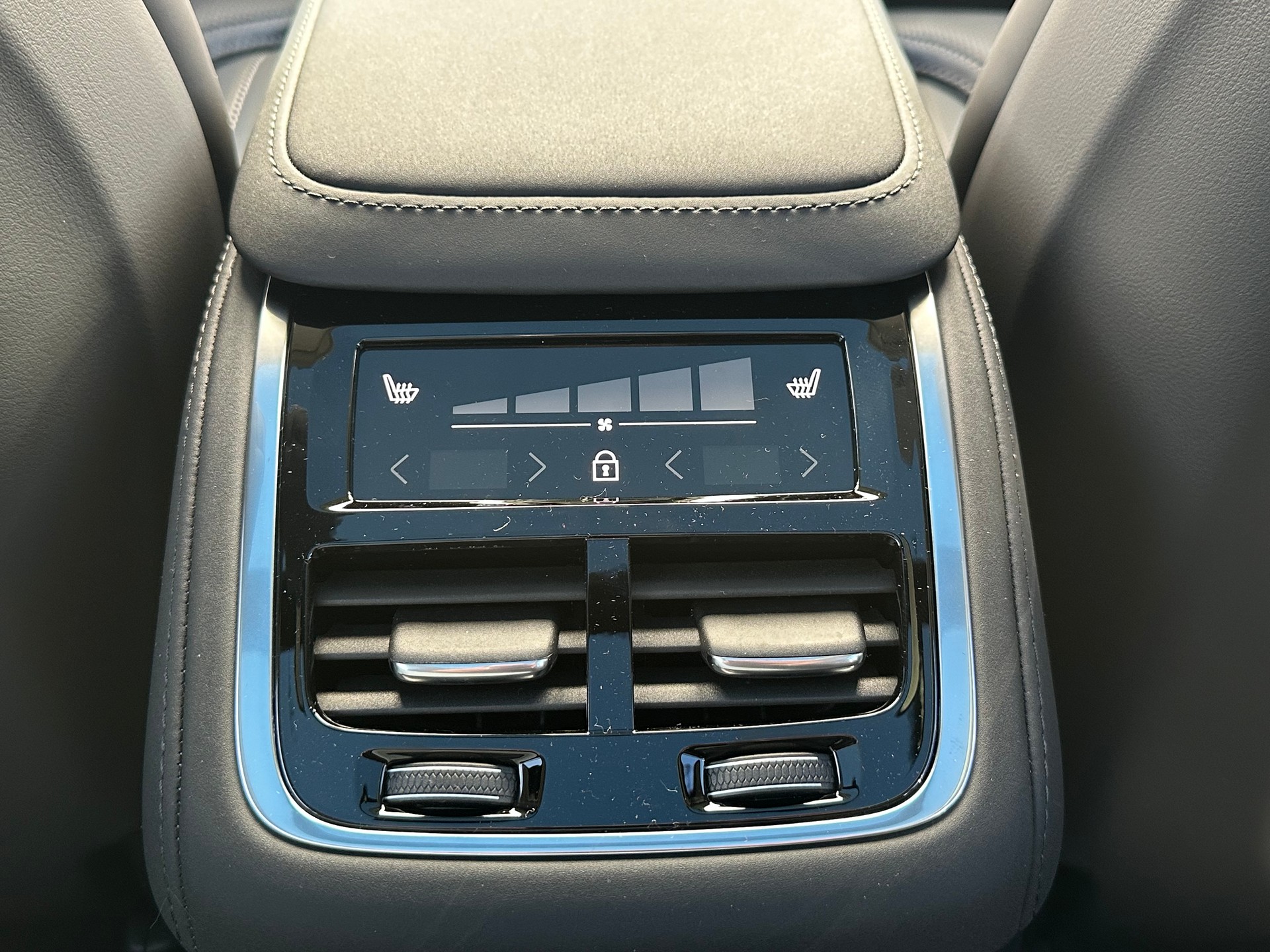 VOLVO XC90 2.0 T8 TE Ultra Dark eAWD-image-13