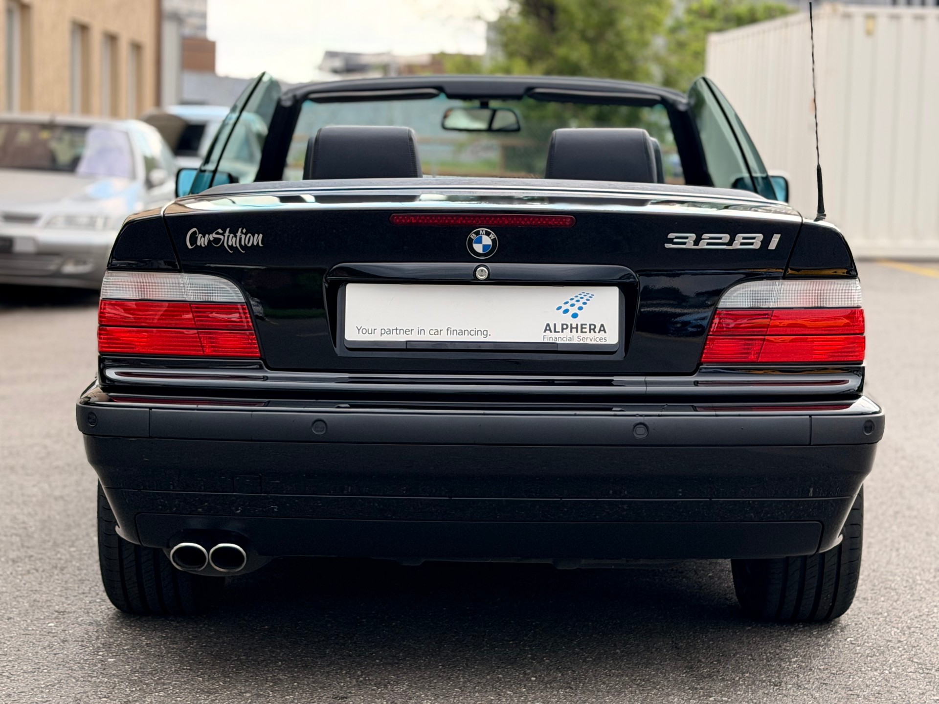 BMW 328i Cabrio Exclusiv-image-3