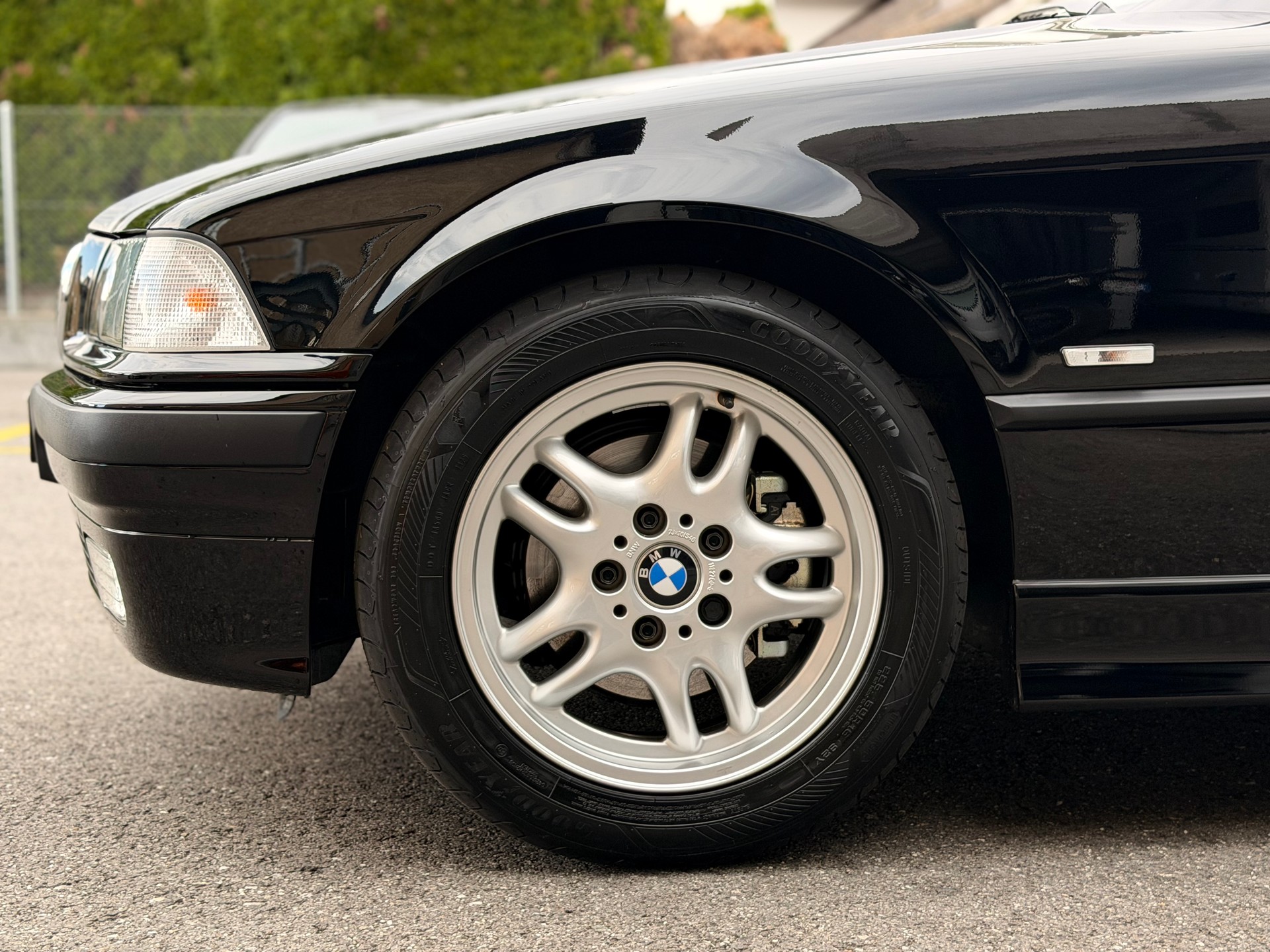 BMW 328i Cabrio Exclusiv-image-8
