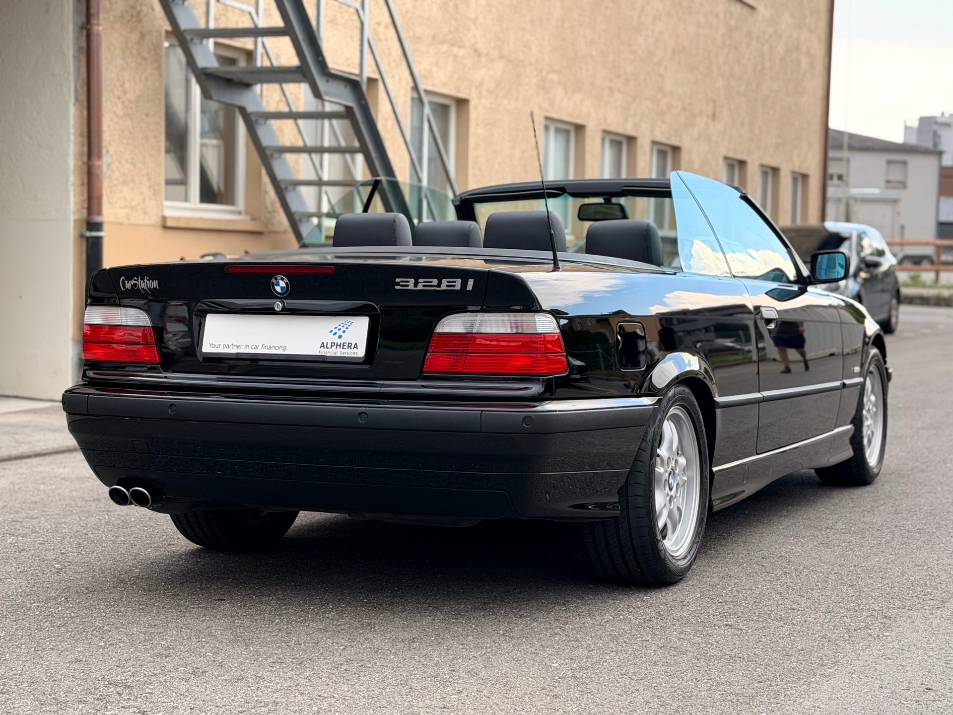 BMW 328i Cabrio Exclusiv-image-4