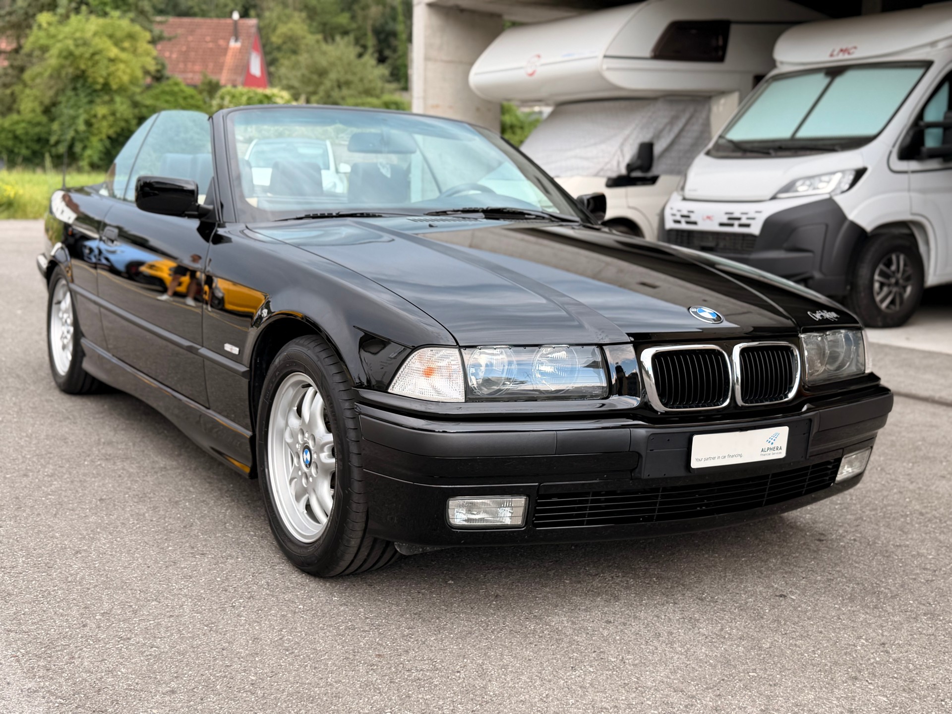 BMW 328i Cabrio Exclusiv-image-6