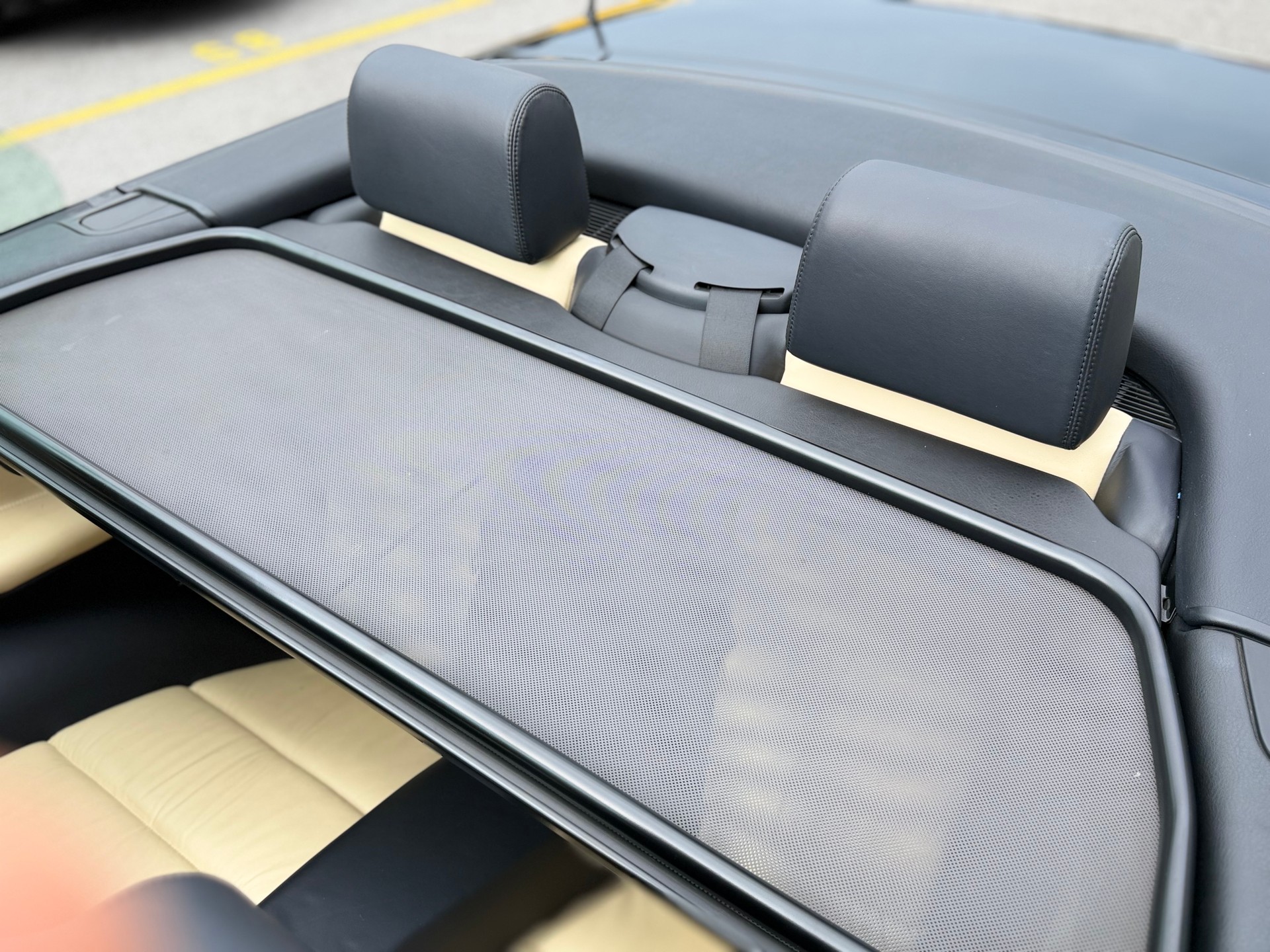 BMW 328i Cabrio Exclusiv-image-22